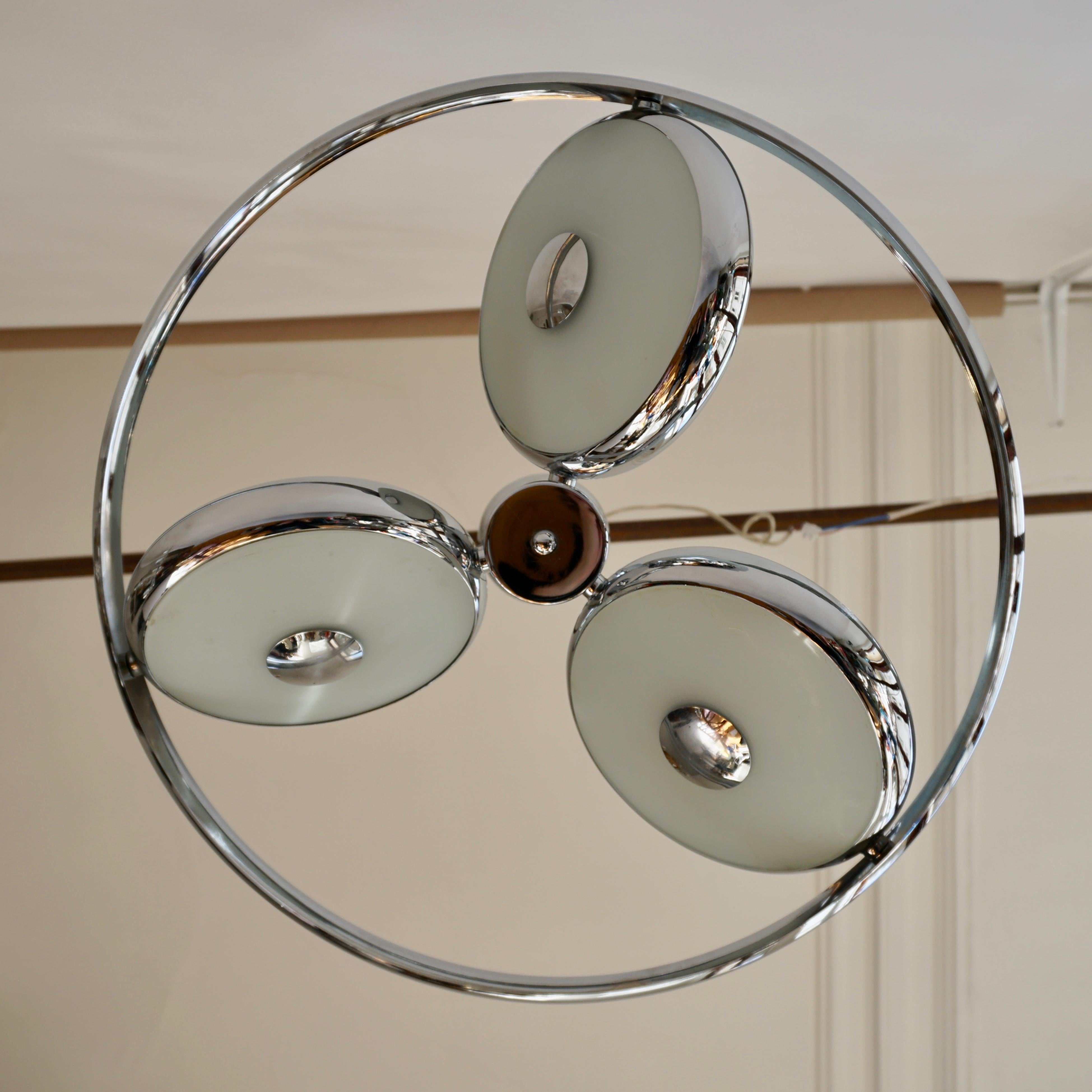 One off Three Adjustable Italian Glass and Chrome Ufo Chandeliers For Sale 9