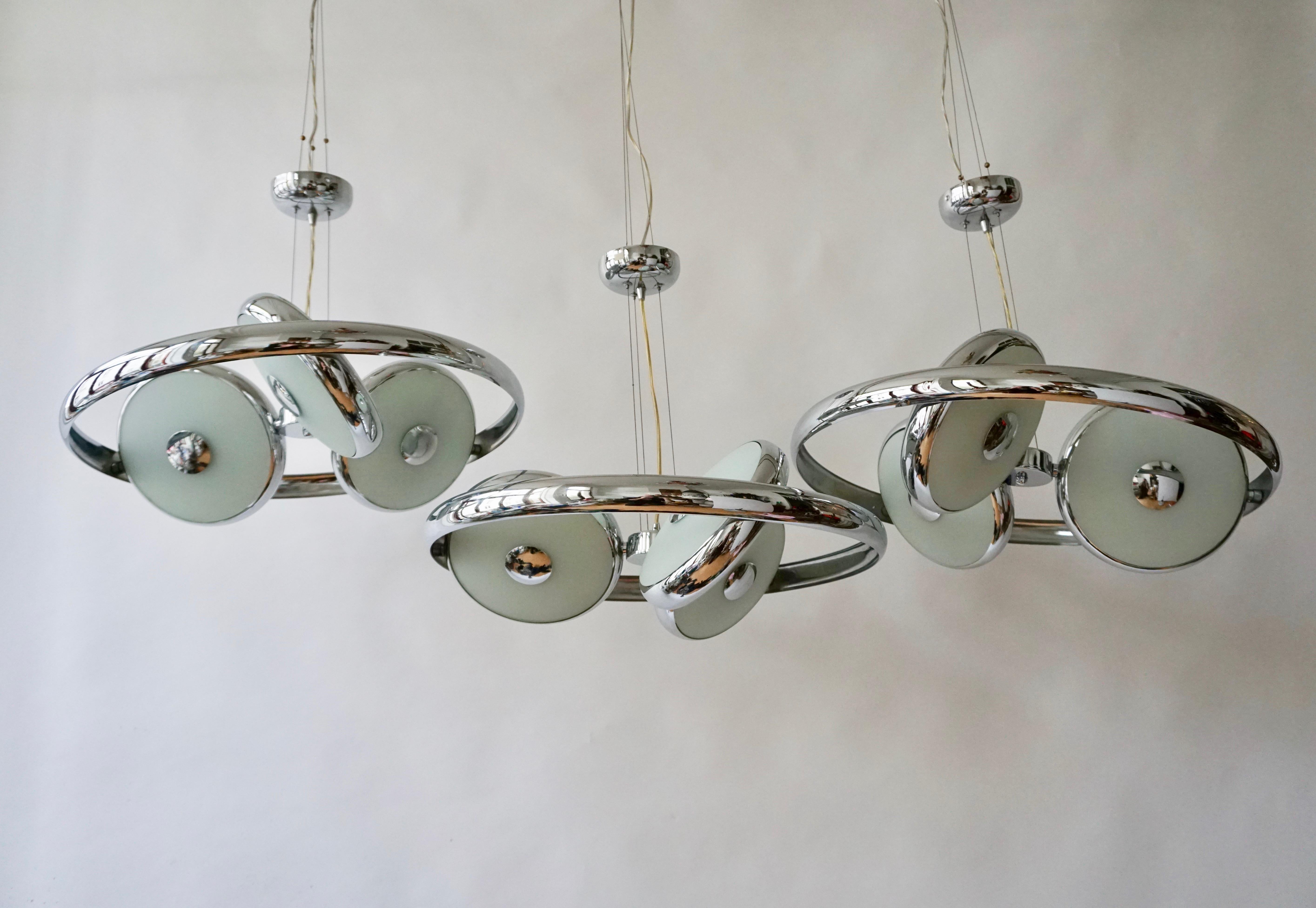 One off Three Adjustable Italian Glass and Chrome Ufo Chandeliers For Sale 12