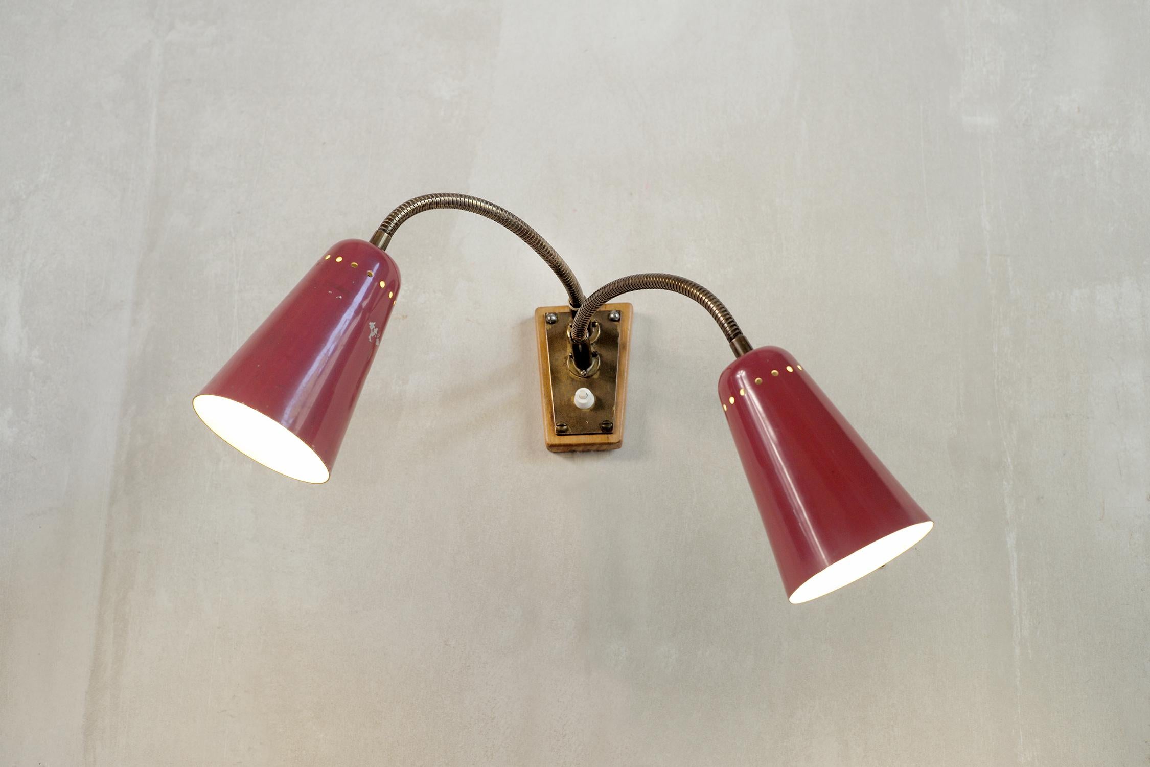 Set of Three Adjustable Wall Lights, Italy 1950 In Good Condition For Sale In Catonvielle, FR