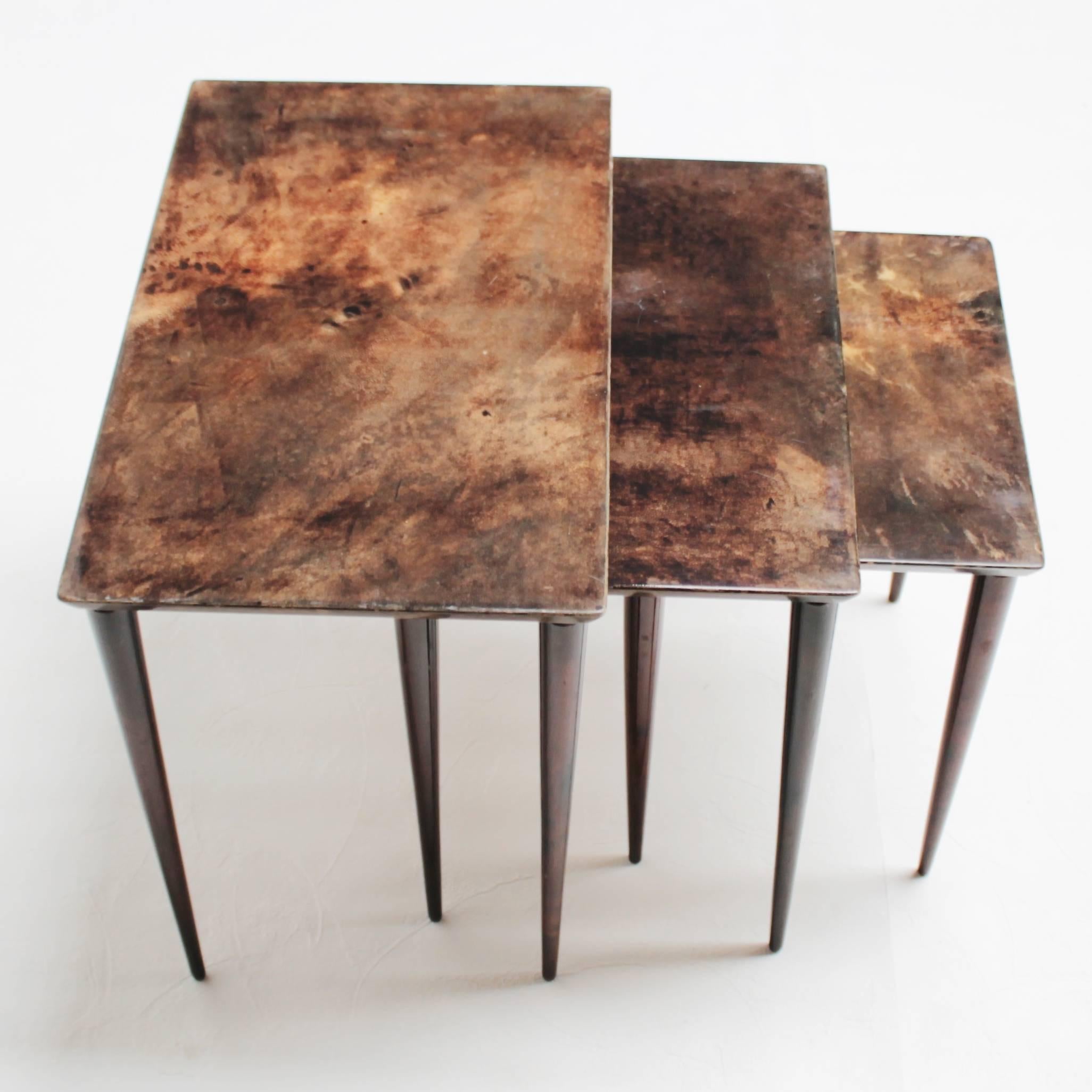 Set of Three Aldo Tura Parchment Nesting Tables In Excellent Condition In JM Haarlem, NL