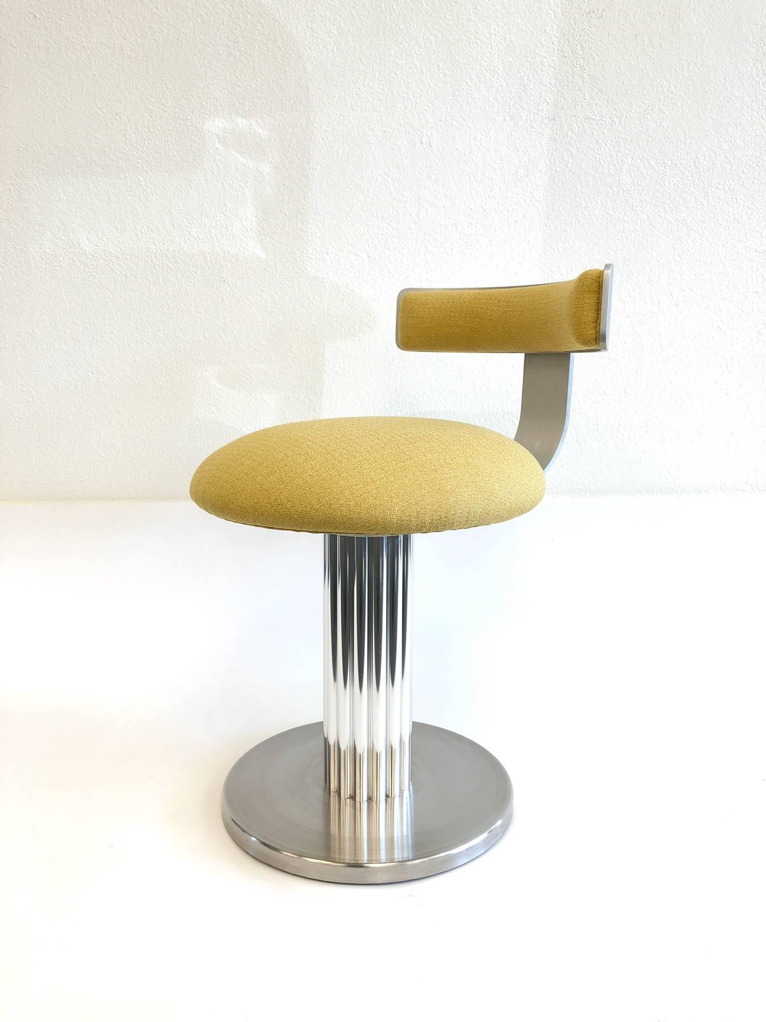 Set of Three Aluminium Swivel Stools by Design for Leisure Ltd In Excellent Condition In Palm Springs, CA