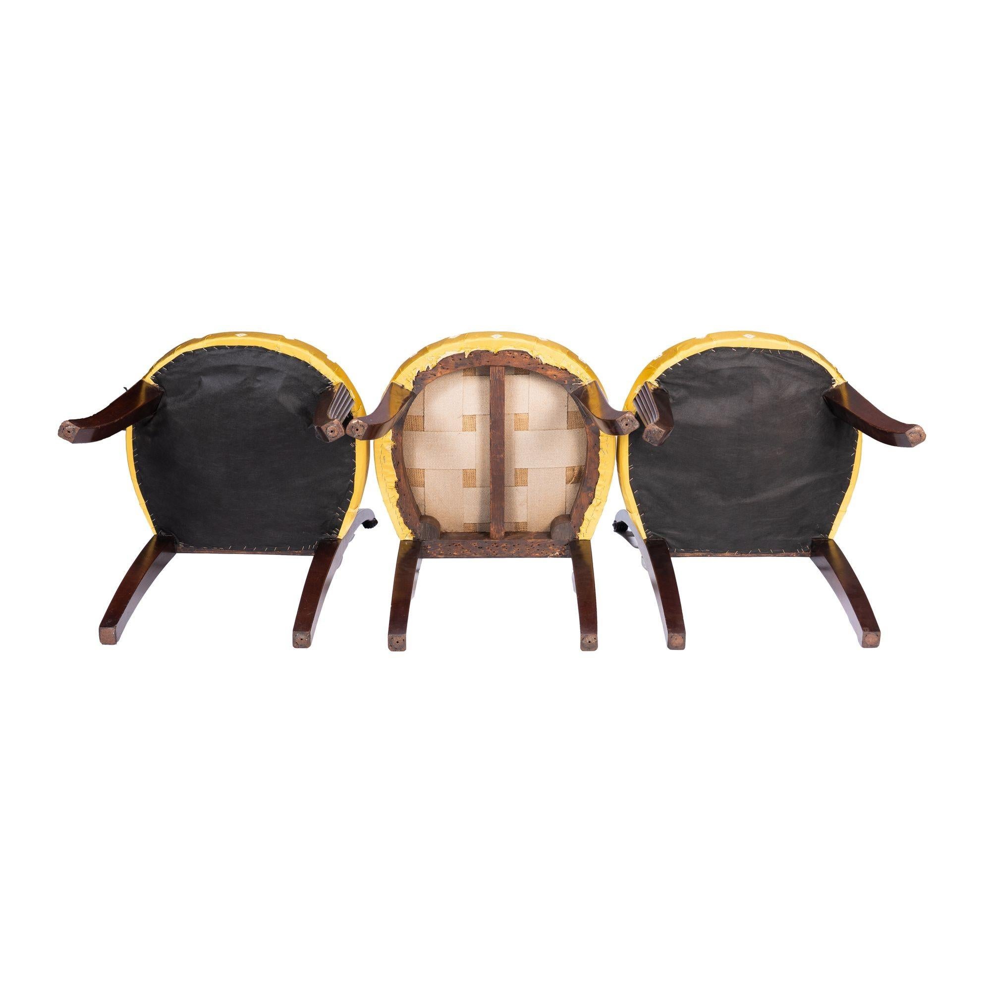 Ensemble de trois chaises d'appoint américaines en acajou rembourrées, 1800-1810 en vente 6