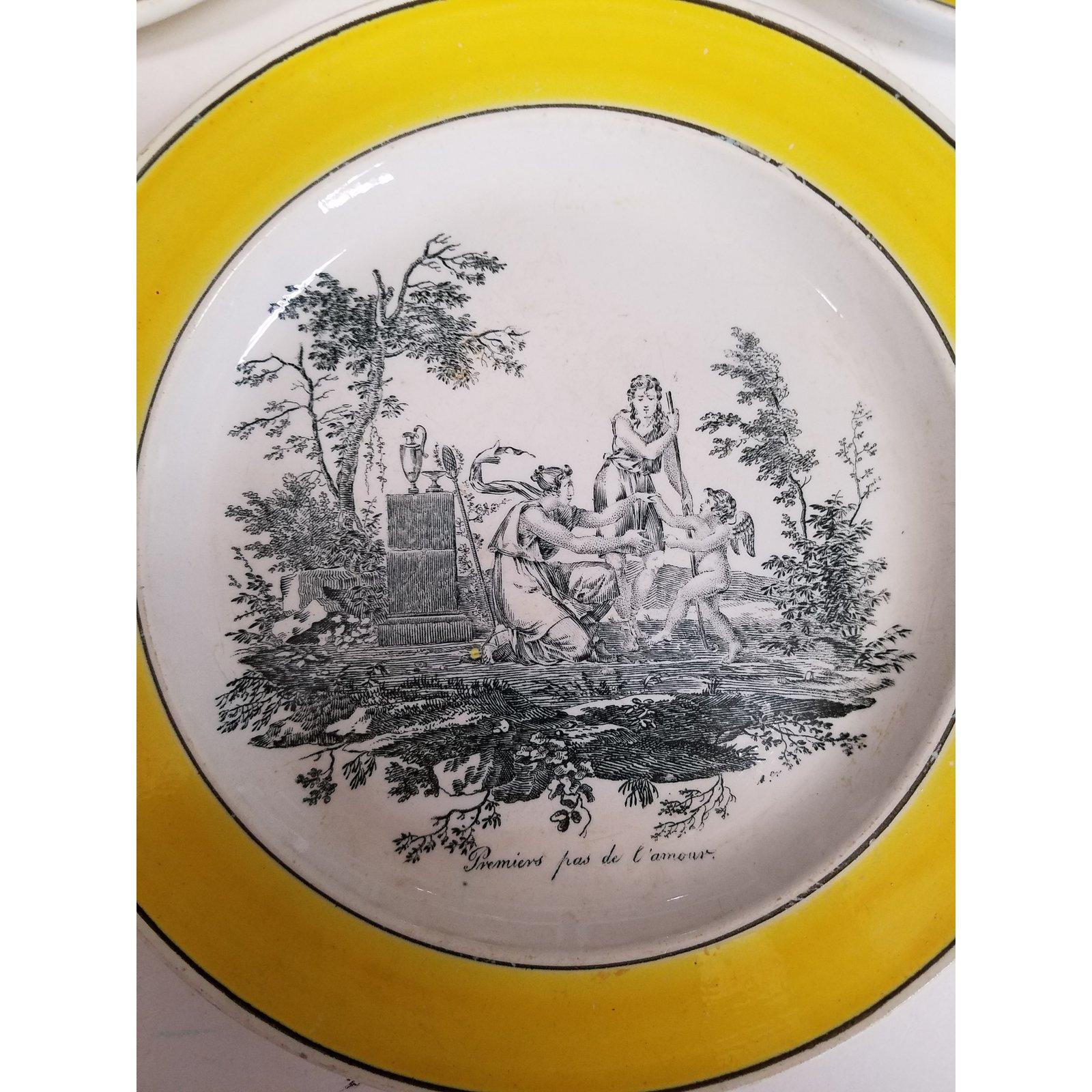 Set of Three Antique French Creil Plates with Canary Yellow Borders, circa 1810 In Good Condition In Lambertville, NJ