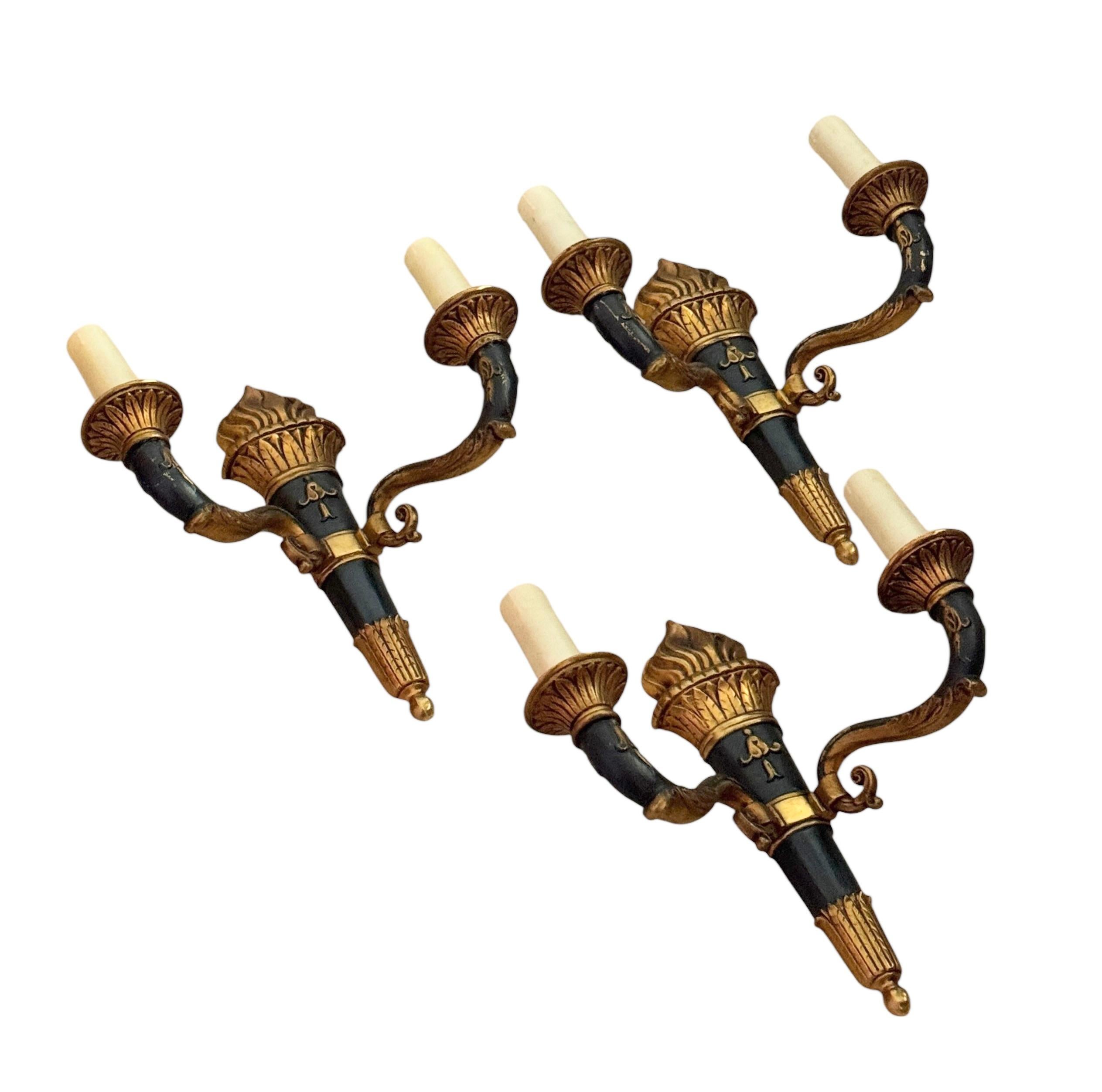 Juego de tres apliques de pared Antique French Empire 2 luces antorcha, Francia en venta 3