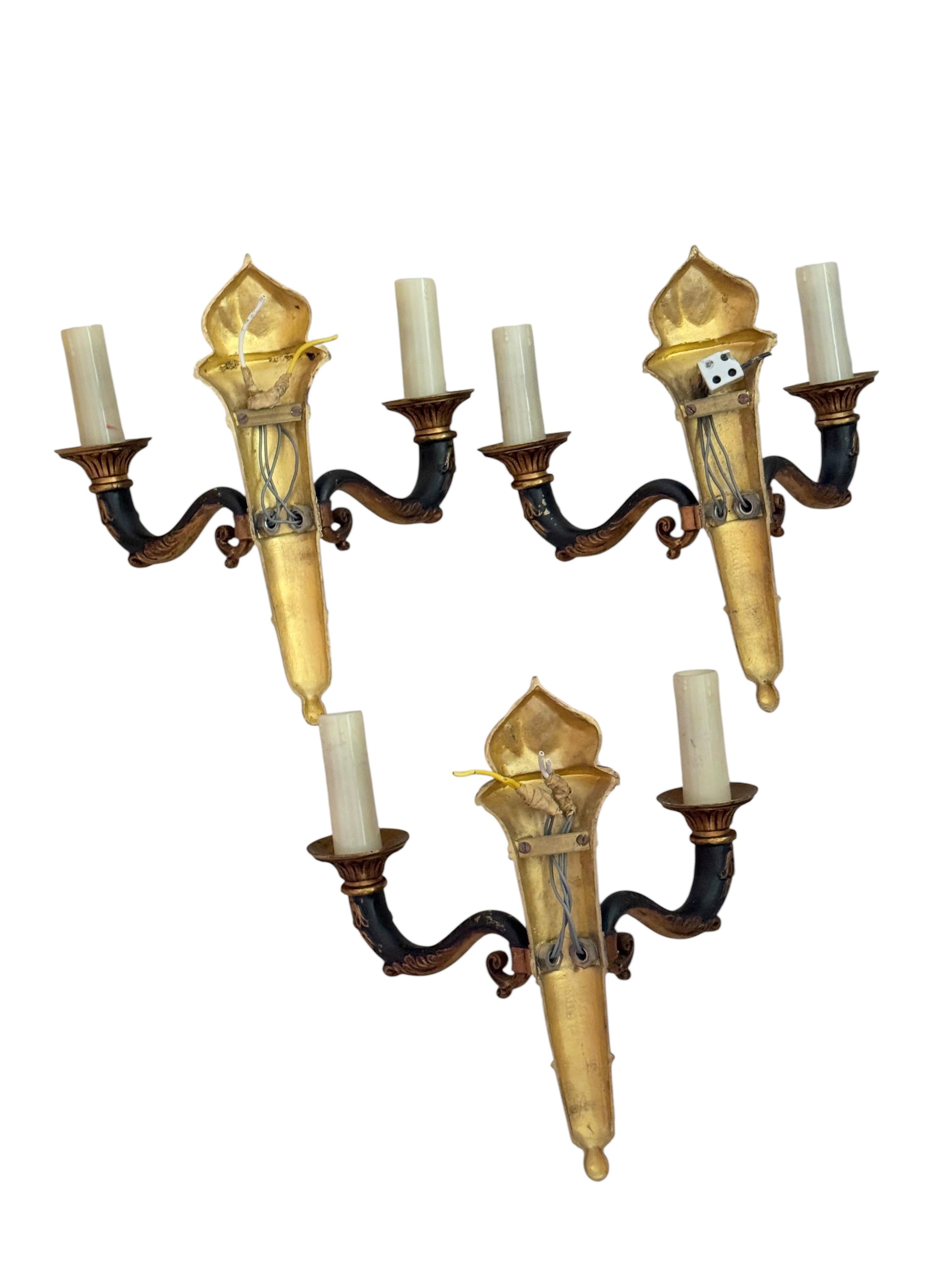 Juego de tres apliques de pared Antique French Empire 2 luces antorcha, Francia en venta 6