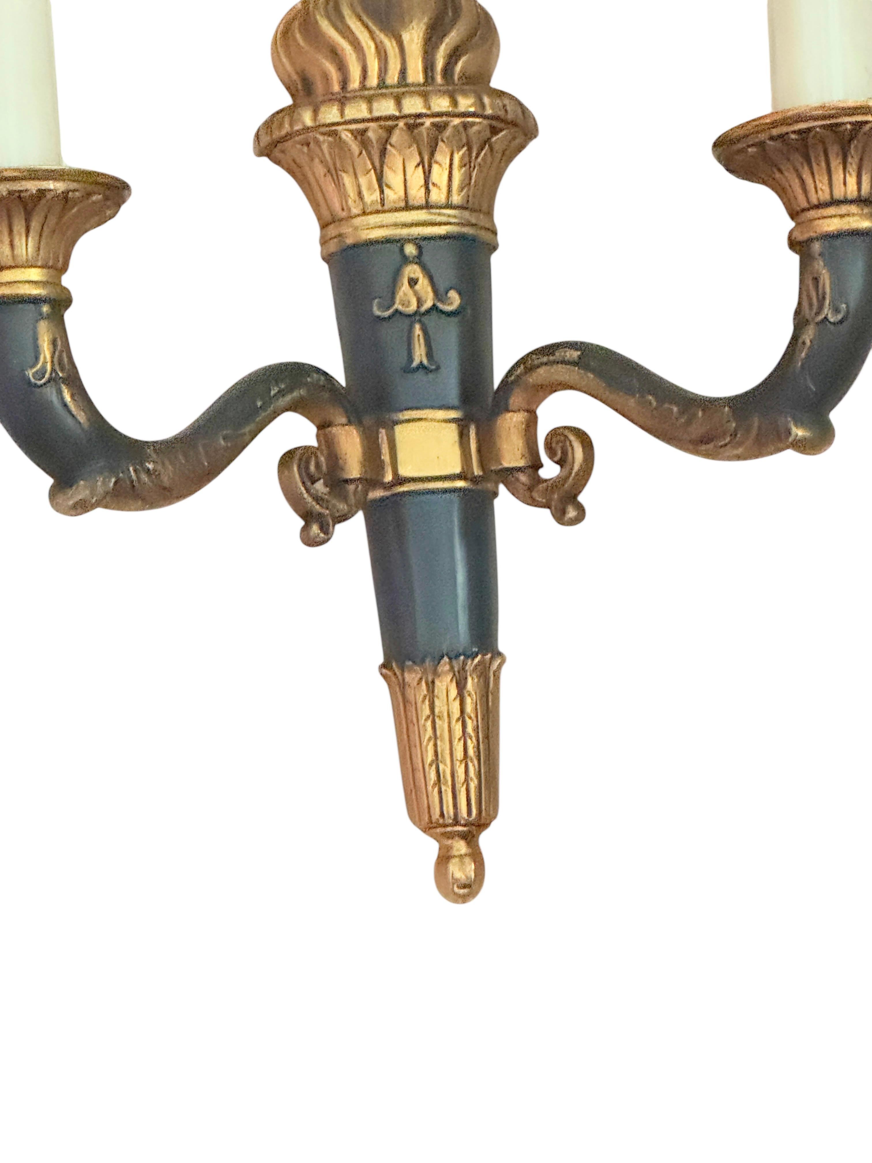 Juego de tres apliques de pared Antique French Empire 2 luces antorcha, Francia en venta 8