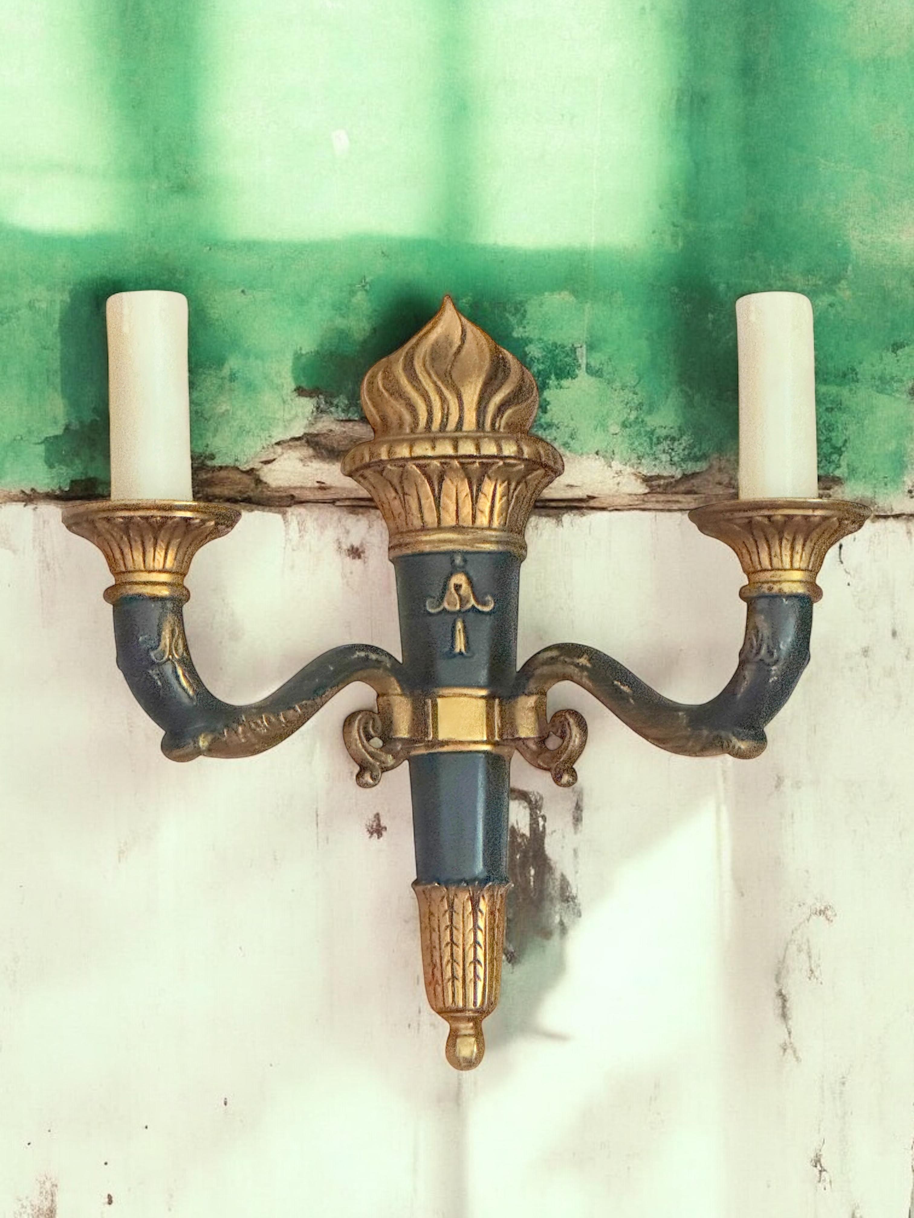 Juego de tres apliques de pared Antique French Empire 2 luces antorcha, Francia en venta 10