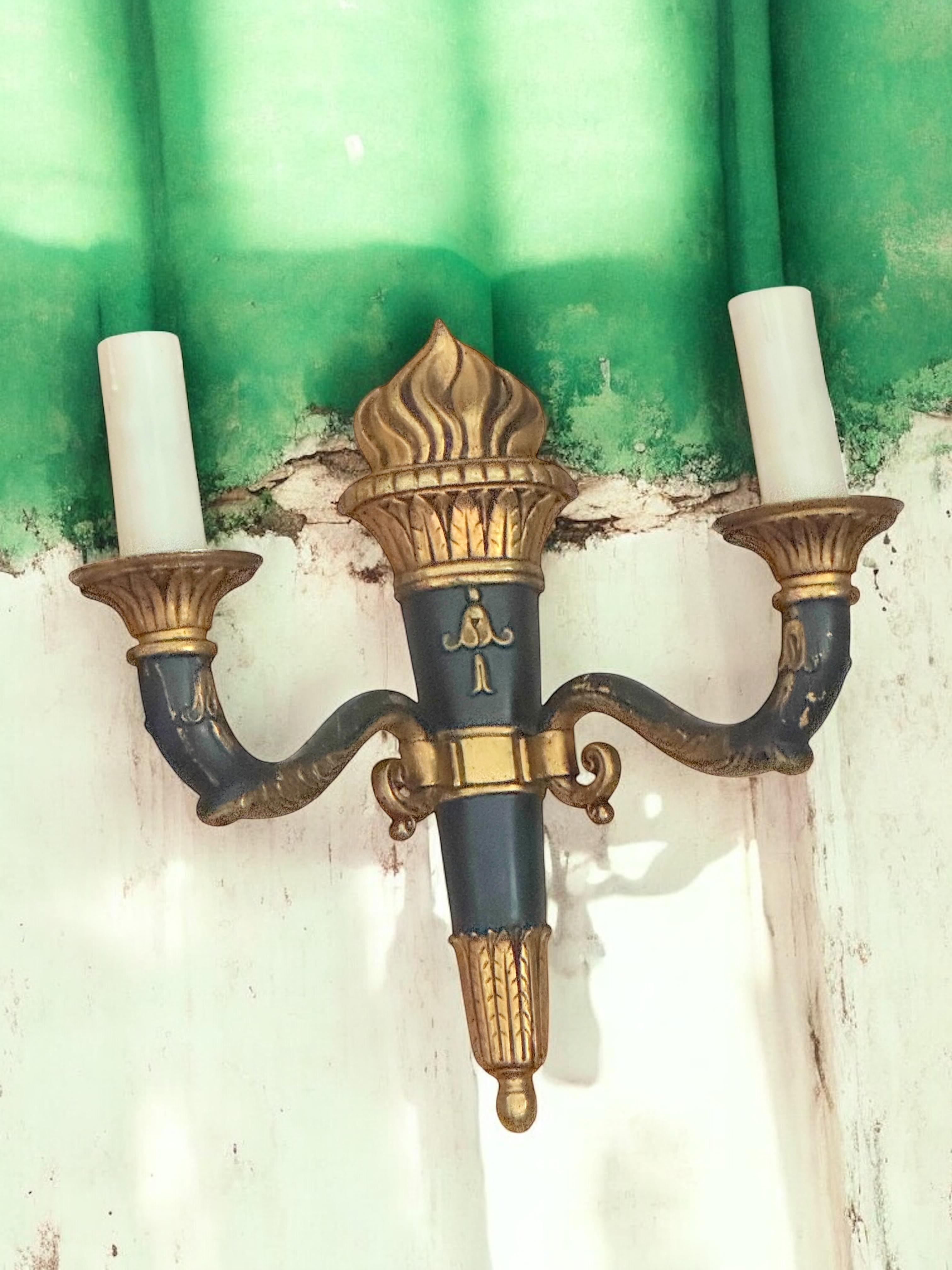 Juego de tres apliques de pared Antique French Empire 2 luces antorcha, Francia en venta 12