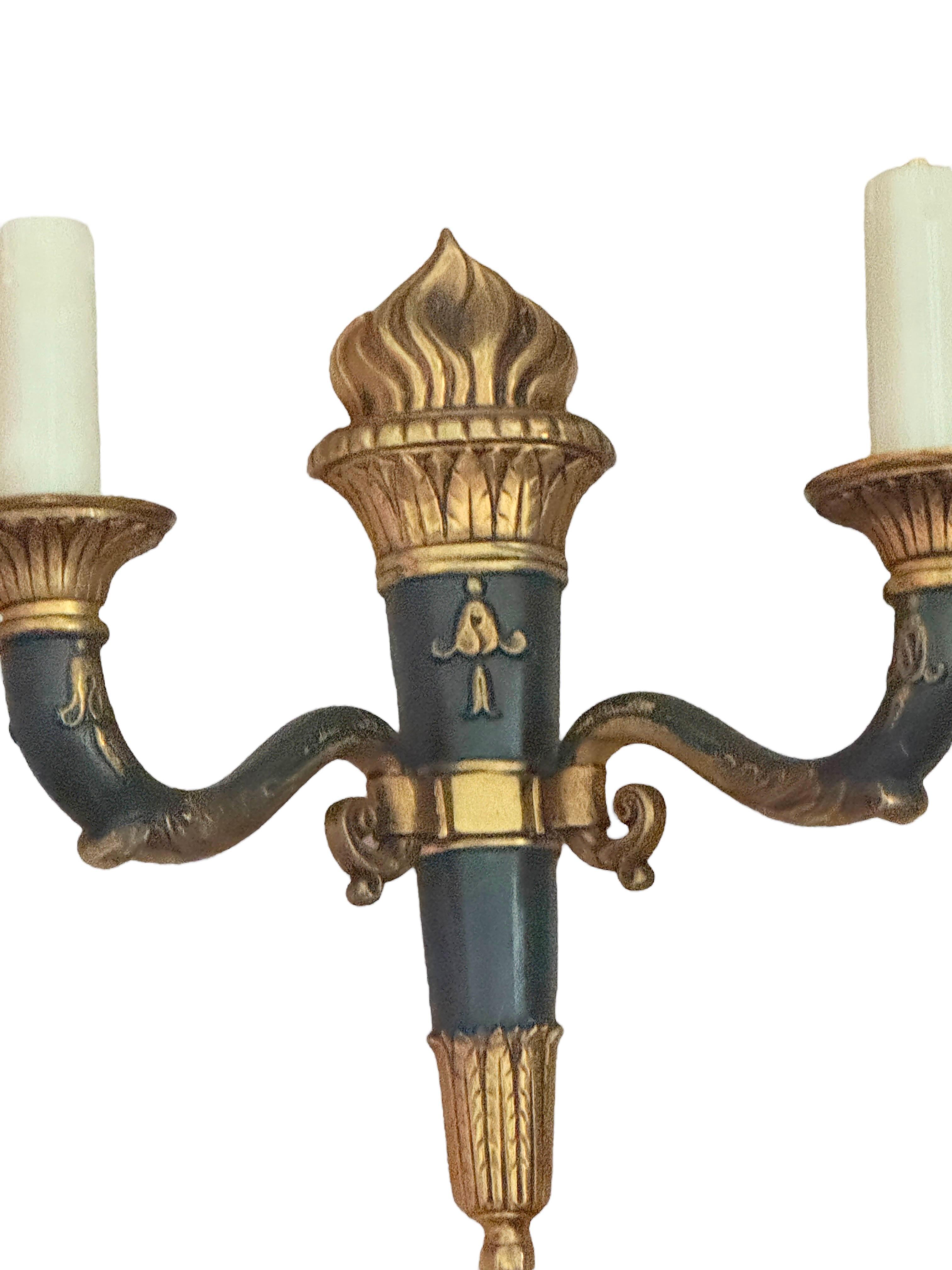 Juego de tres apliques de pared Antique French Empire 2 luces antorcha, Francia en venta 1