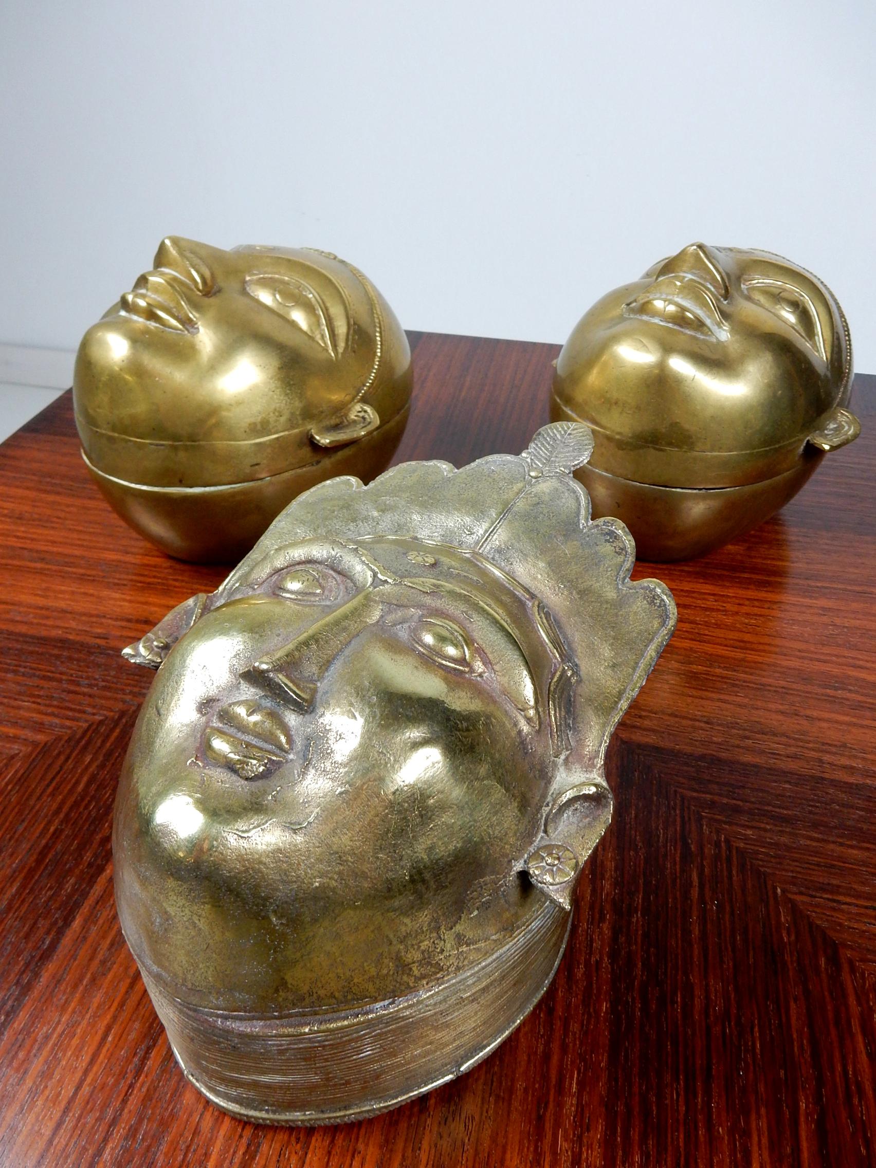 Set of three antique Hindu Gauri brass sculpture decorative hinged boxes.
These are large pieces measuring 8 inches tall x 6 inches wide.
Formed of solid brass with excellent detail.
Fantastic as coffee table decor.