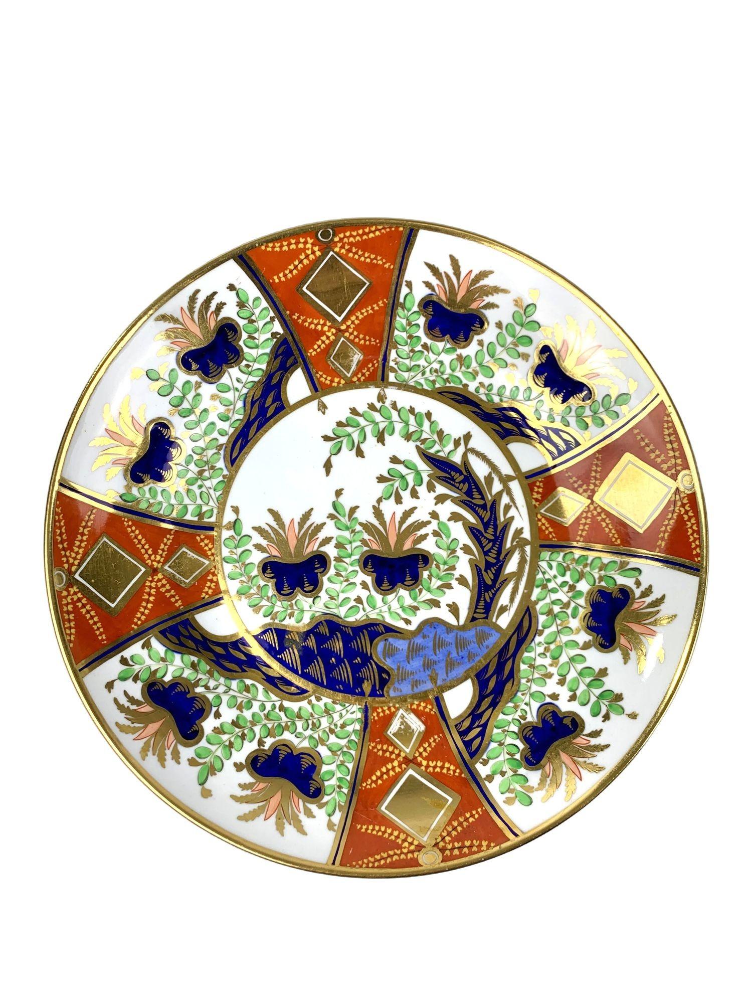 Dipinto a mano Set di tre piatti antichi in porcellana di Spode in stile Imari inglese Circa 1820 in vendita
