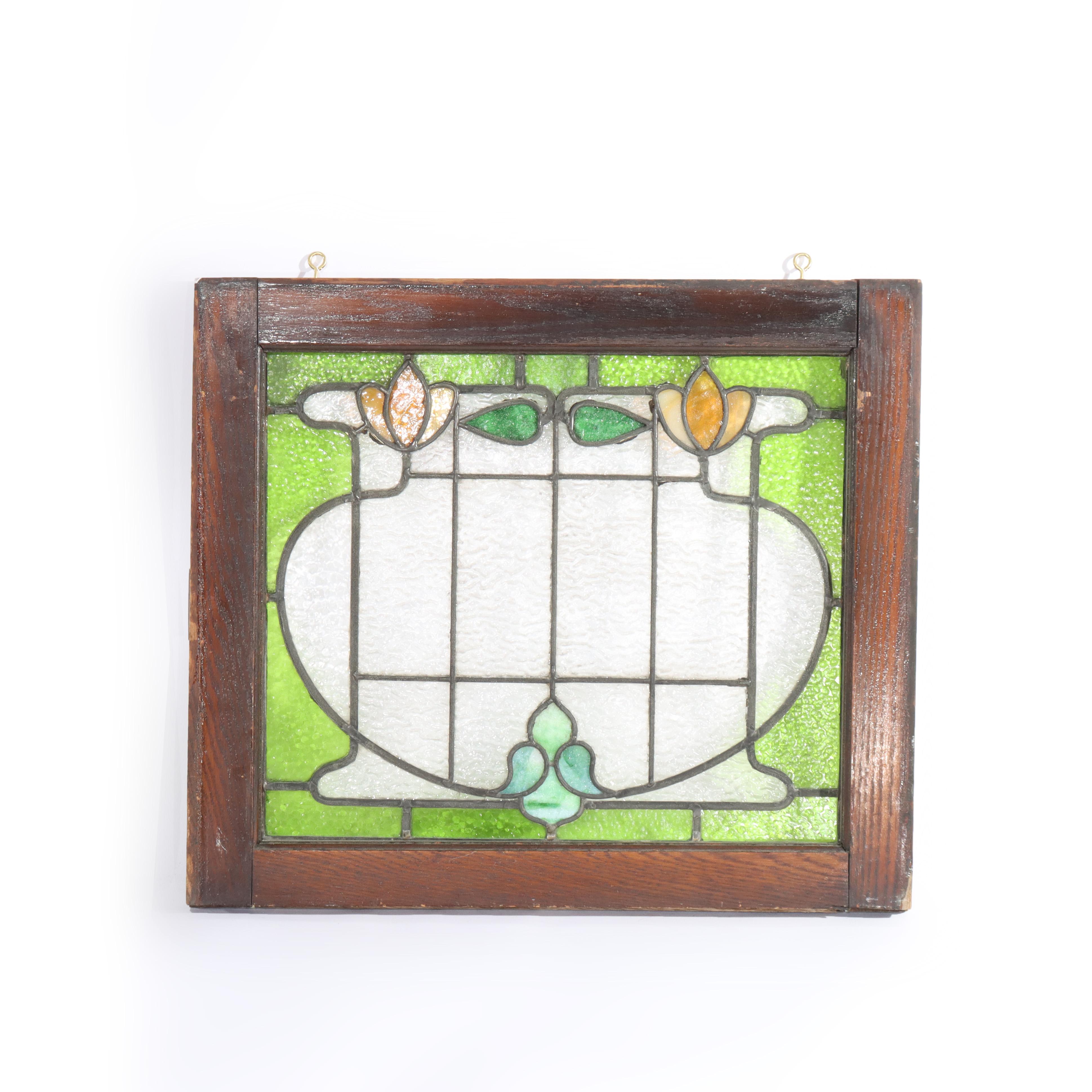 Conjunto de tres vidrieras antiguas estilizadas Arts & Crafts C1910 siglo XX en venta
