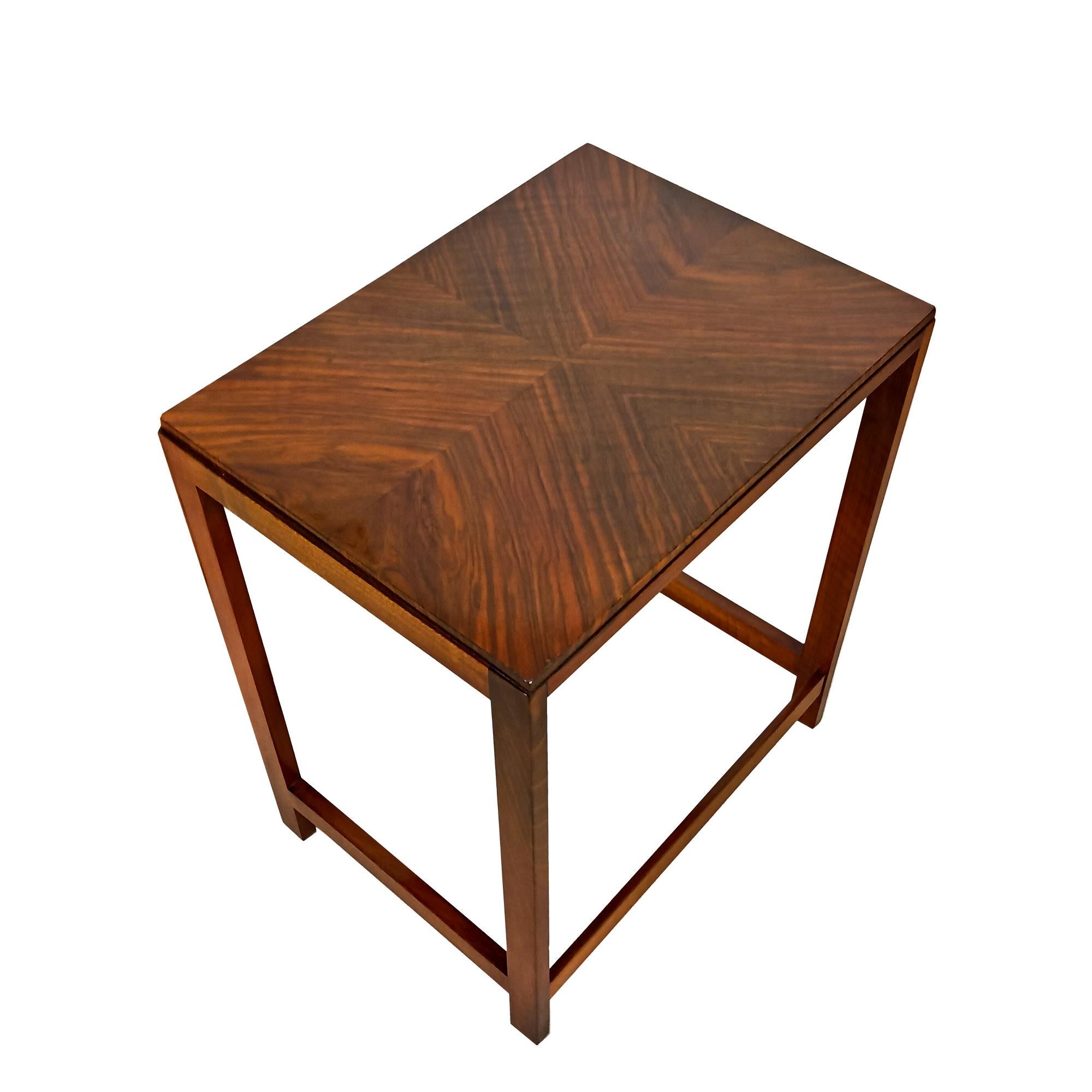 Ensemble de trois tables gigognes Art déco - France 1930 en vente 1