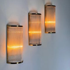 Satz von drei Wandleuchtern aus Murano-Glas und Messing im Art-Déco-Stil von De Majo, 1970