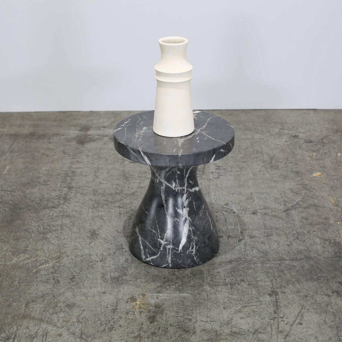 Ensemble de trois pots en céramique assortis en vente 4