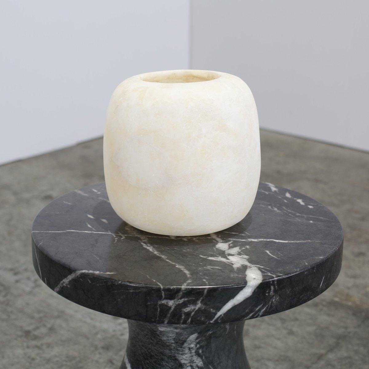 Ensemble de trois pots en céramique assortis en vente 8