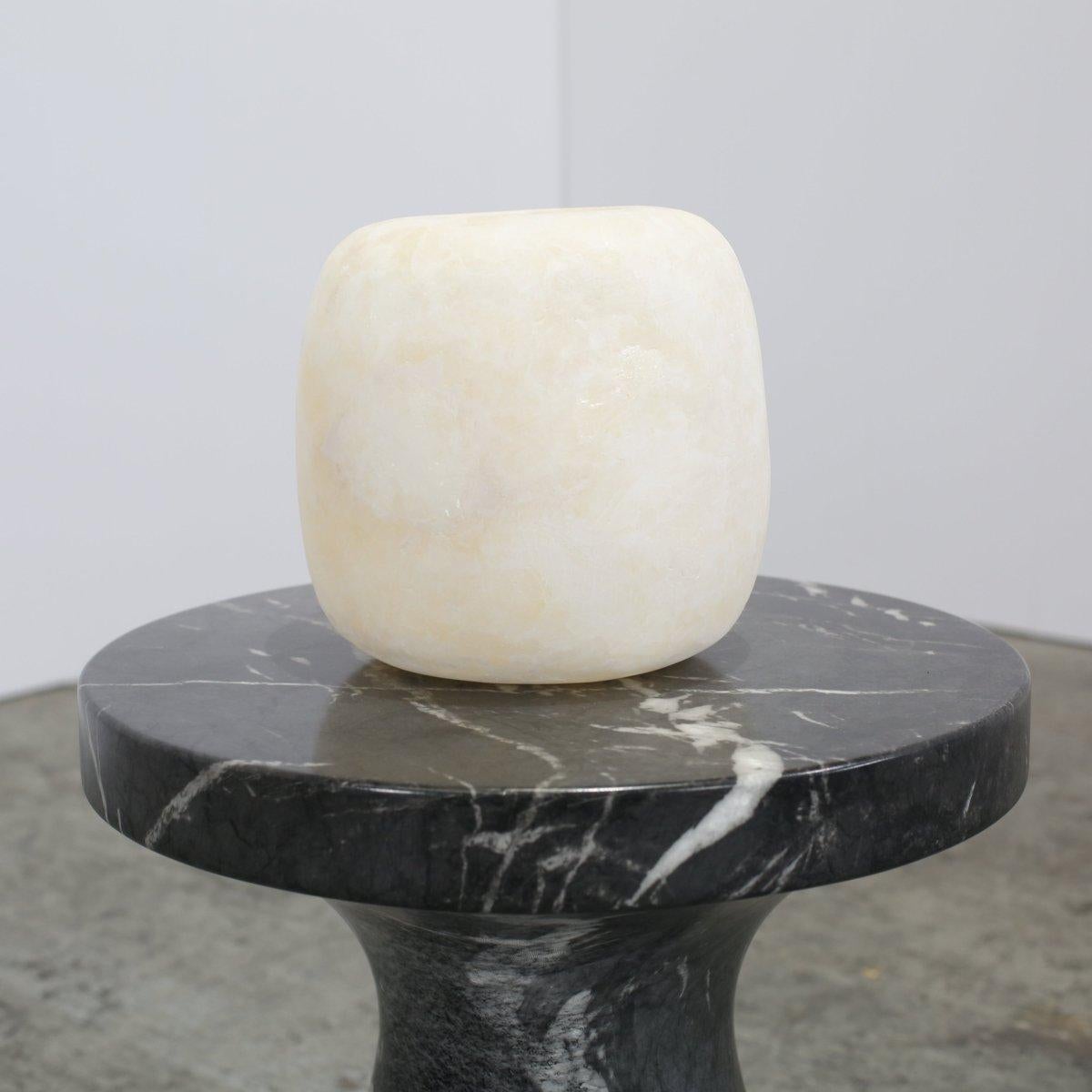 Ensemble de trois pots en céramique assortis en vente 9