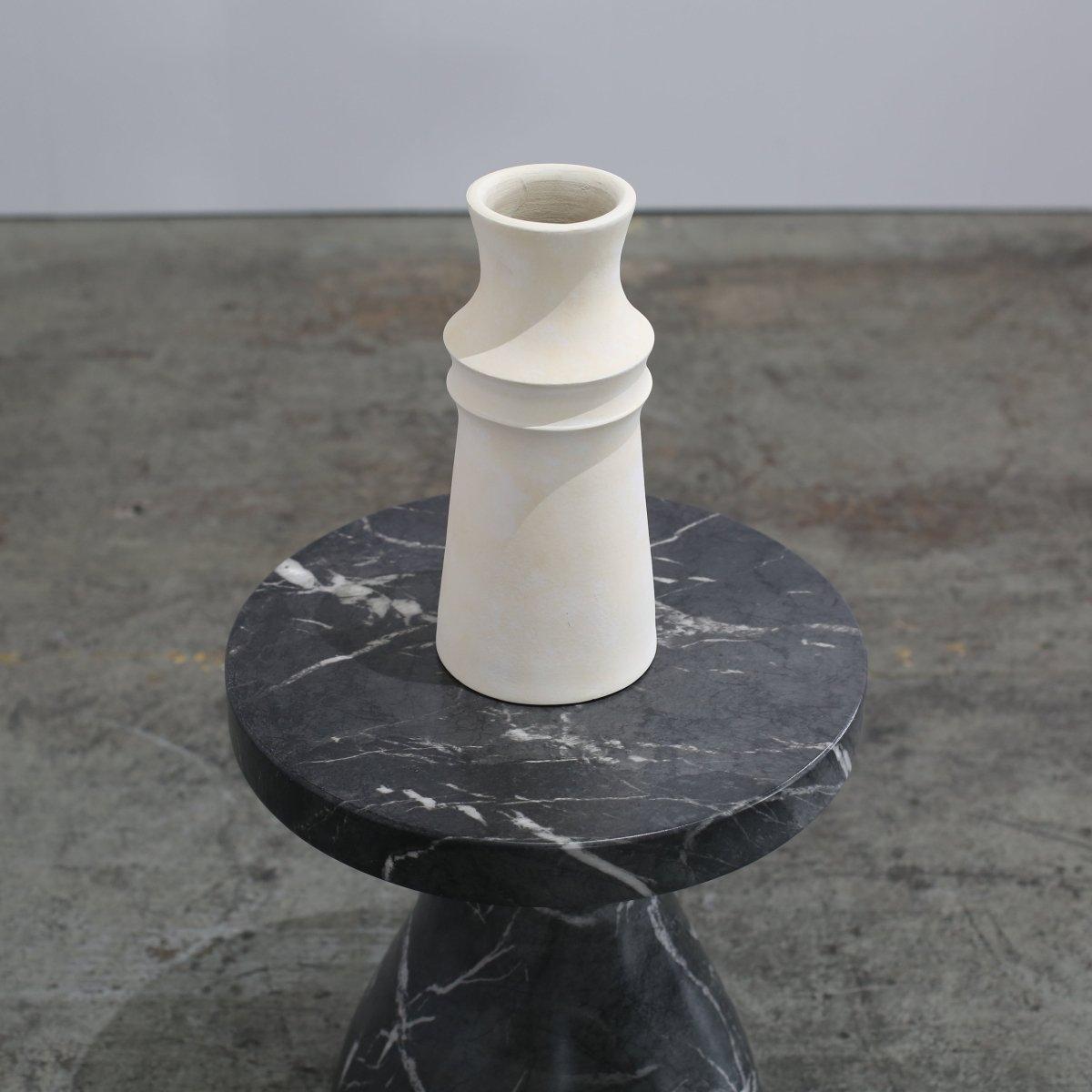 Ensemble de trois pots en céramique assortis en vente 1