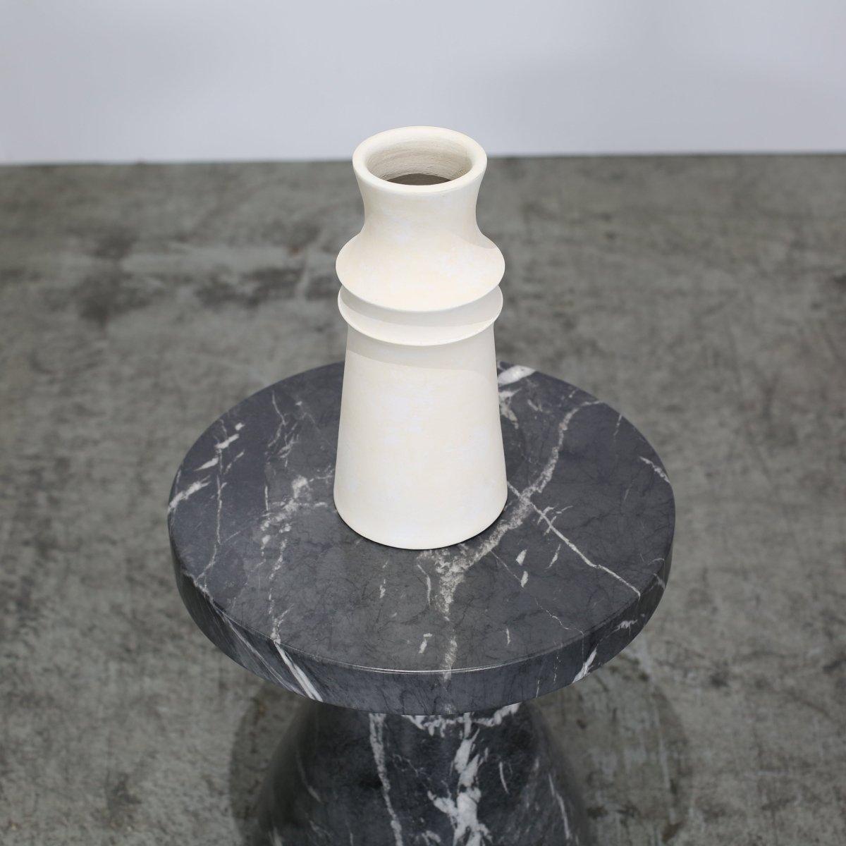 Ensemble de trois pots en céramique assortis en vente 2