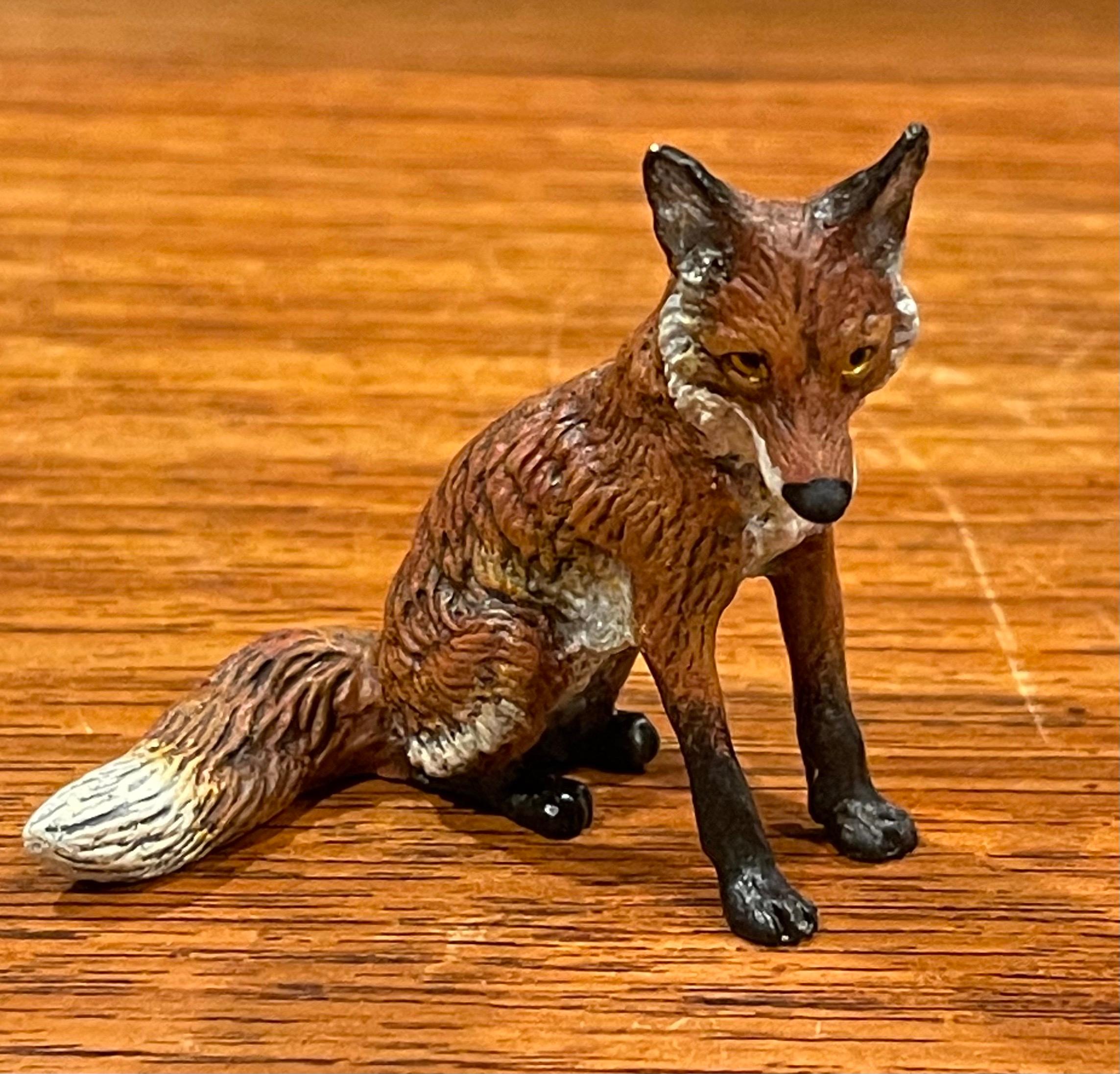 Set of Three Austrian Bronze Hand Painted Miniature Fox Sculptures In Good Condition For Sale In San Diego, CA