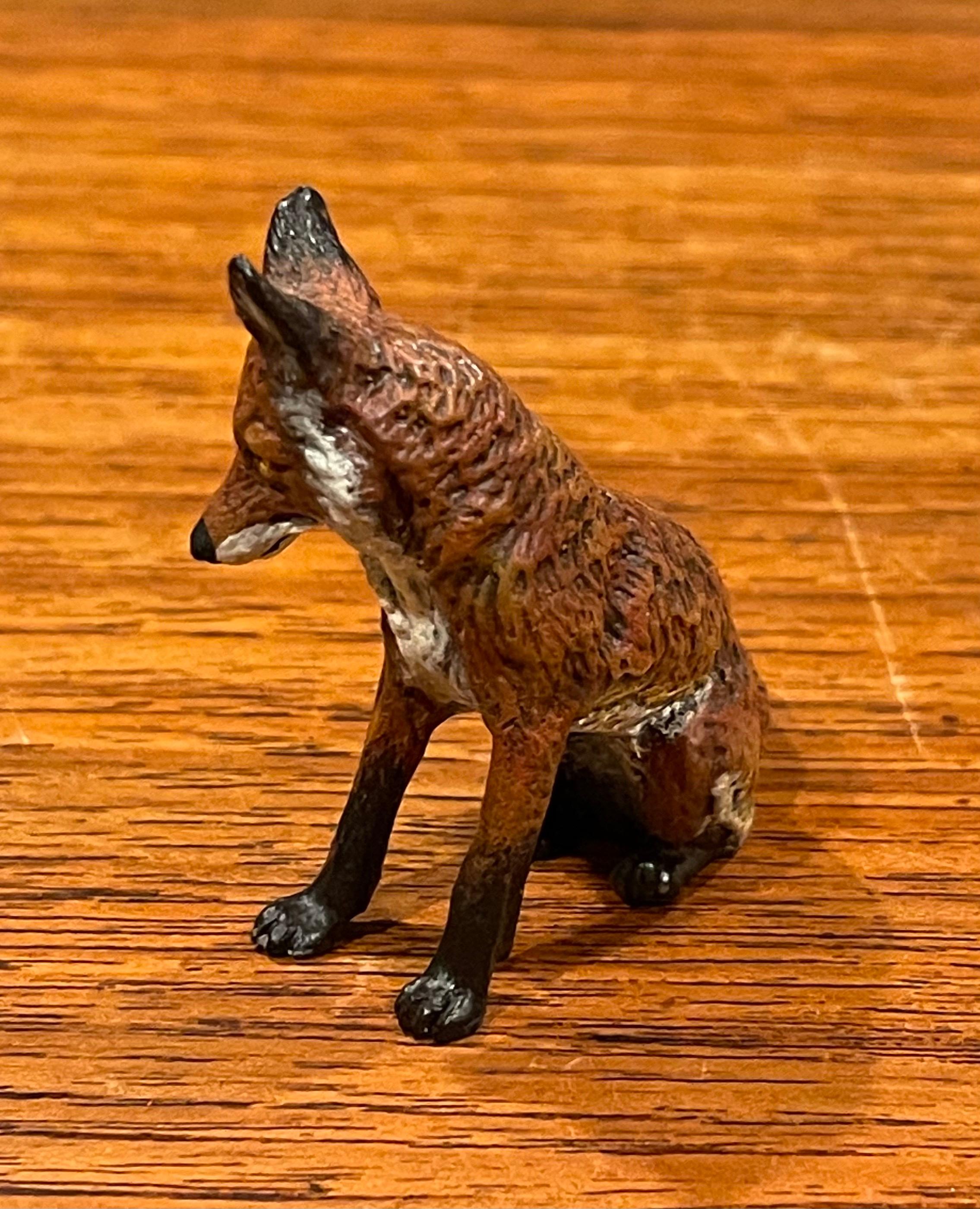 Set of Three Austrian Bronze Hand Painted Miniature Fox Sculptures In Good Condition For Sale In San Diego, CA