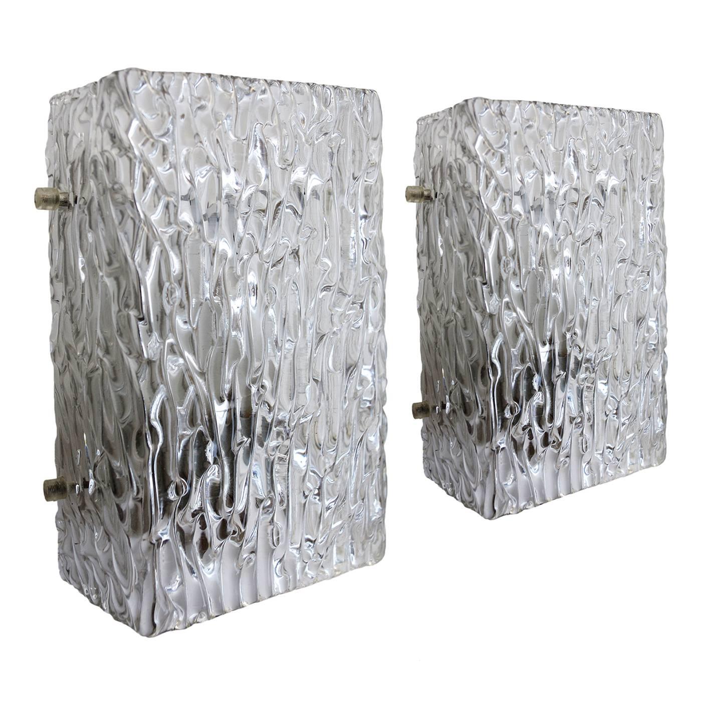 Set of Three Austrian Vintage Textured Ice Glass Wall Lights Sconces, 1960s In Good Condition For Sale In Berlin, DE