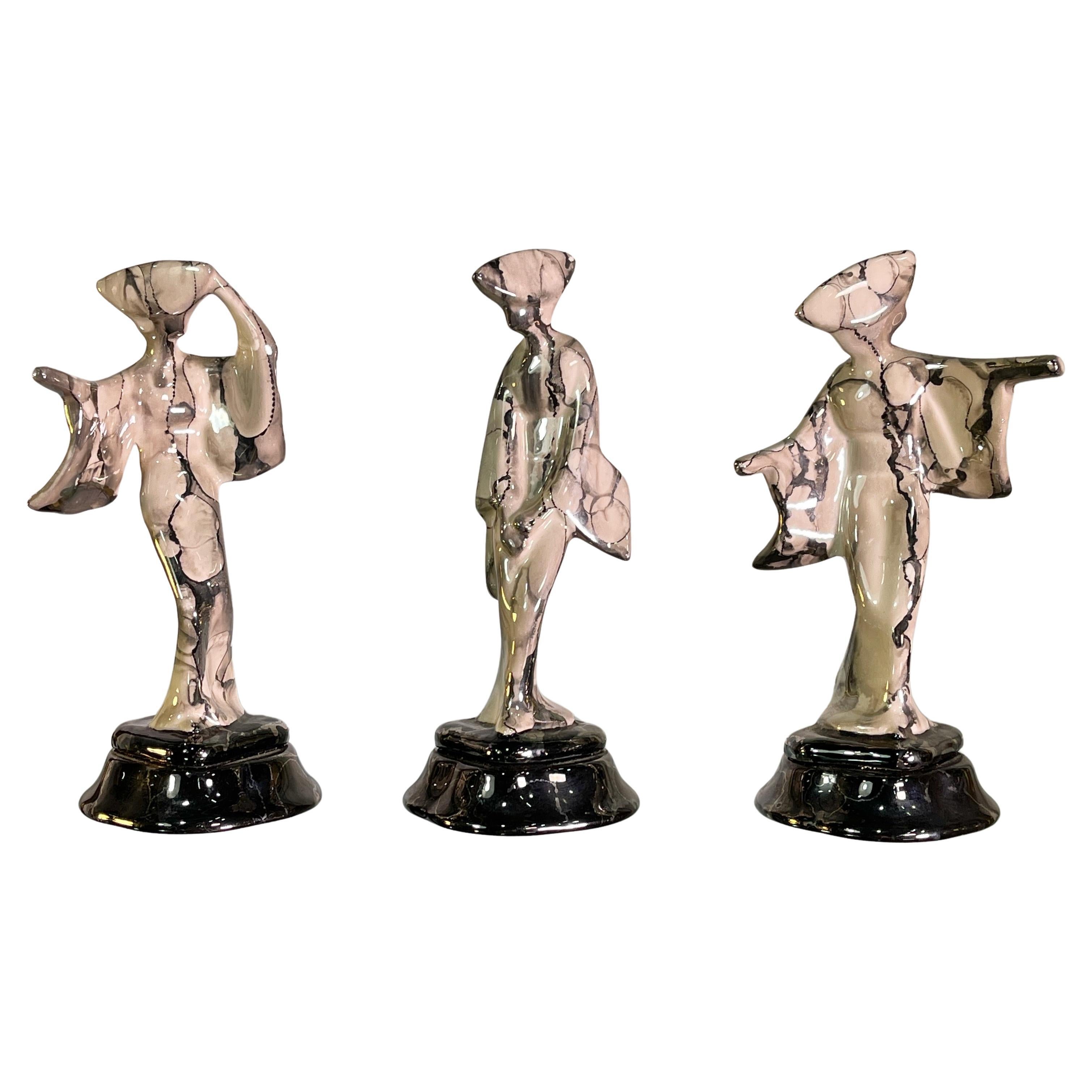 Conjunto de Tres Figuras Bailarinas de Cerámica Awa Odori en venta
