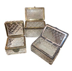 Set di tre scatole per gioielli in cristallo tagliato Baccarat, fine del XIX secolo.