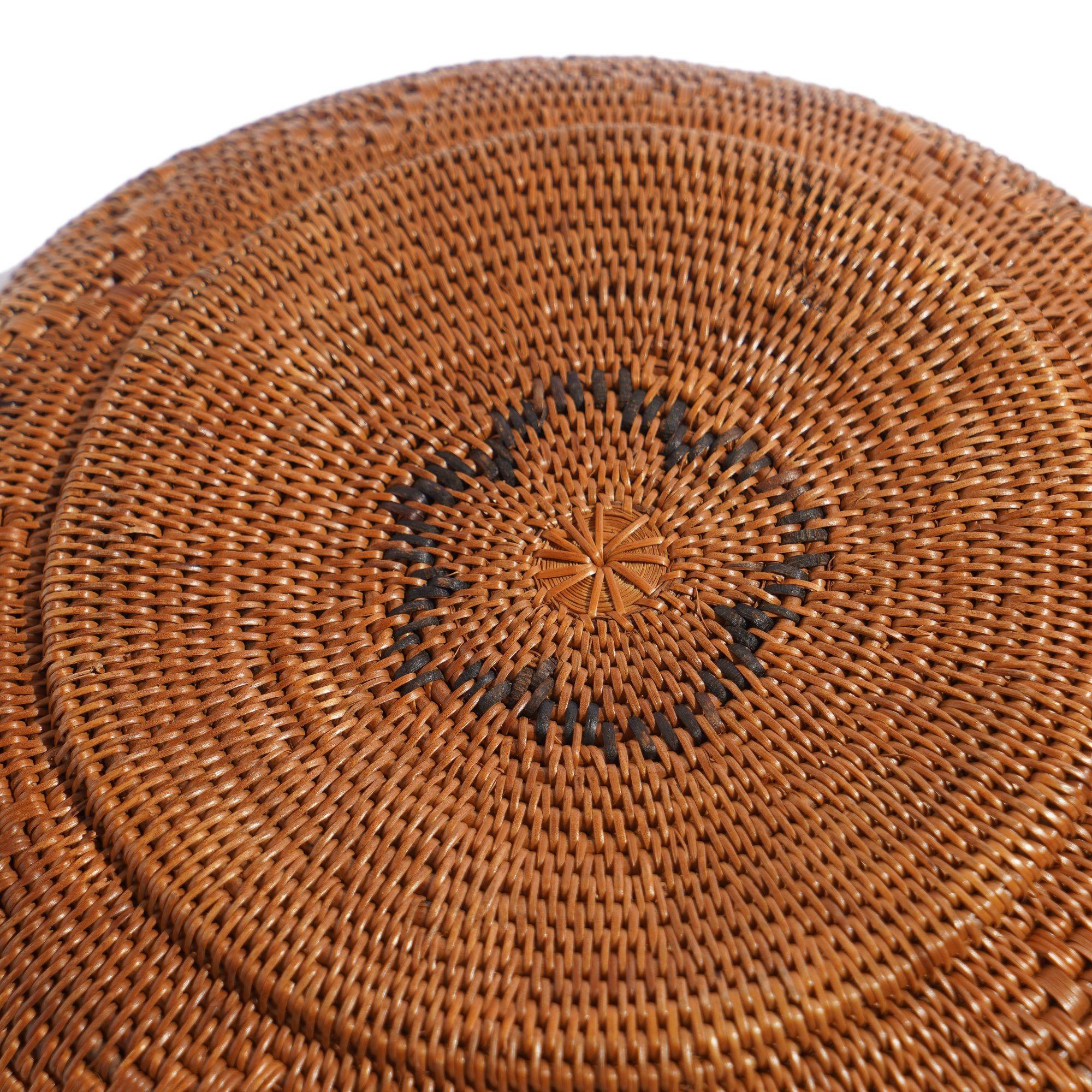 Set of three Balinese woven nesting baskets For Sale 5