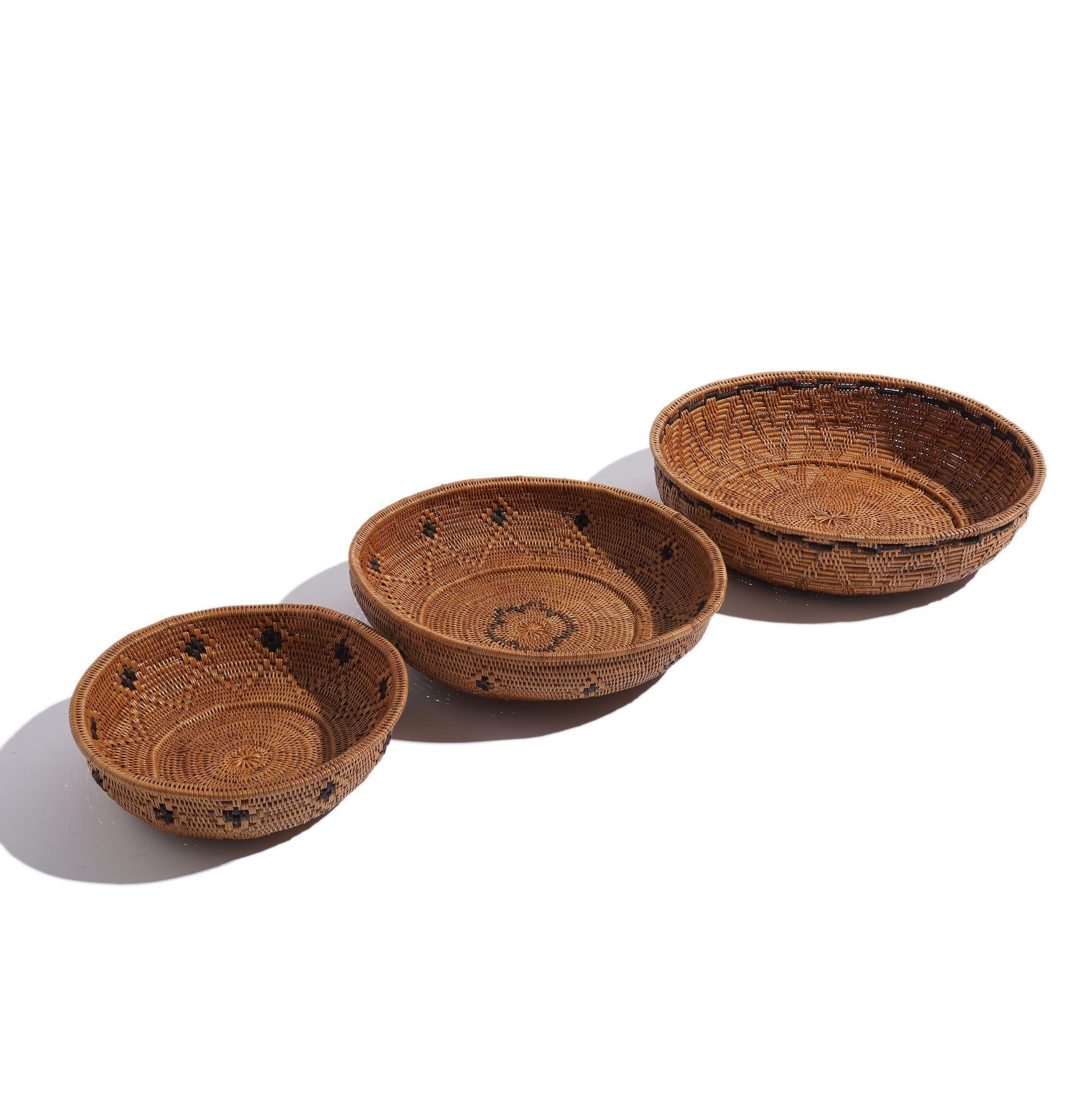 20th Century Set of three Balinese woven nesting baskets For Sale