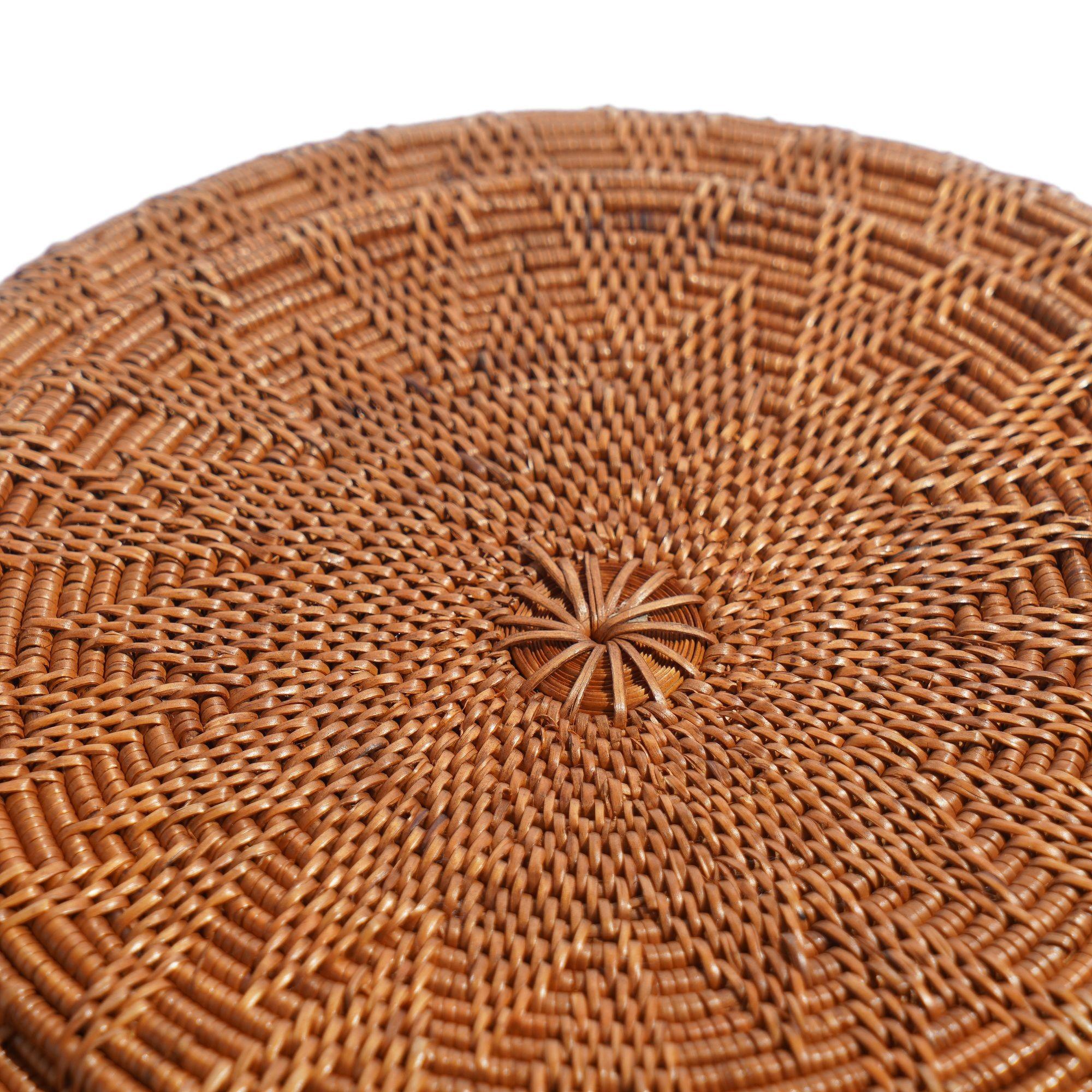 Set of three Balinese woven nesting baskets For Sale 3