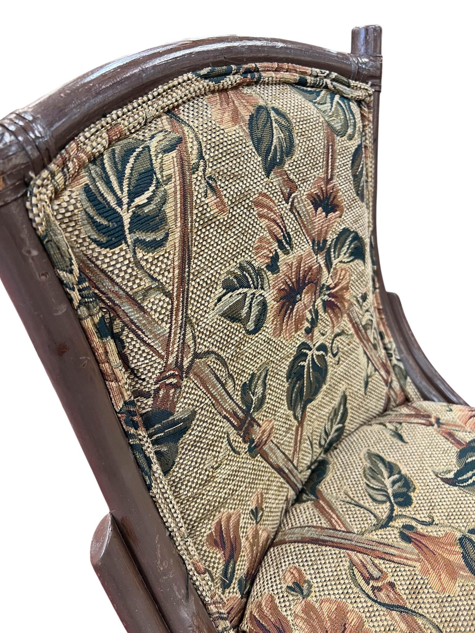 Ensemble de trois chaises d'appoint en bambou en vente 1