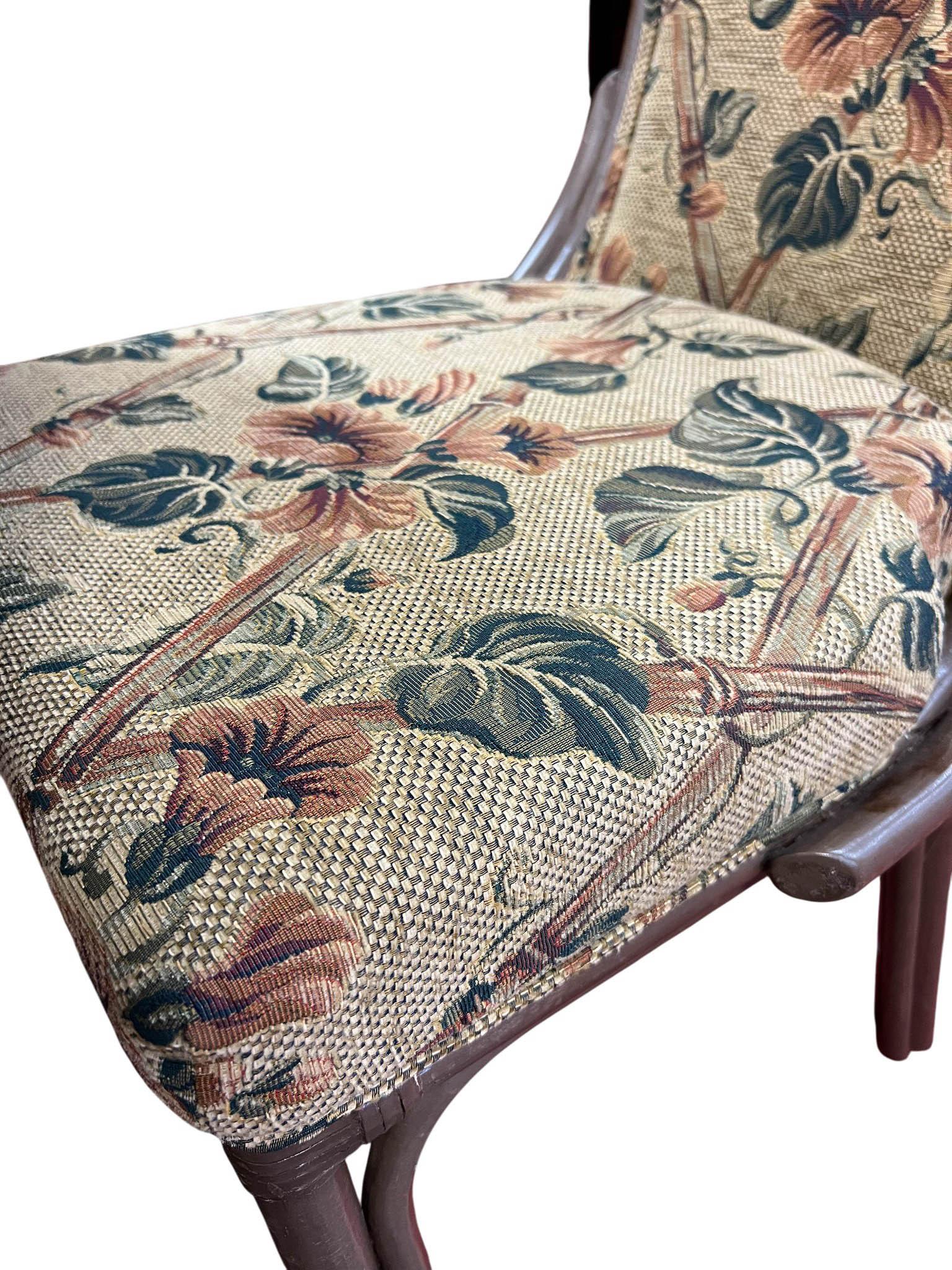 Ensemble de trois chaises d'appoint en bambou en vente 2