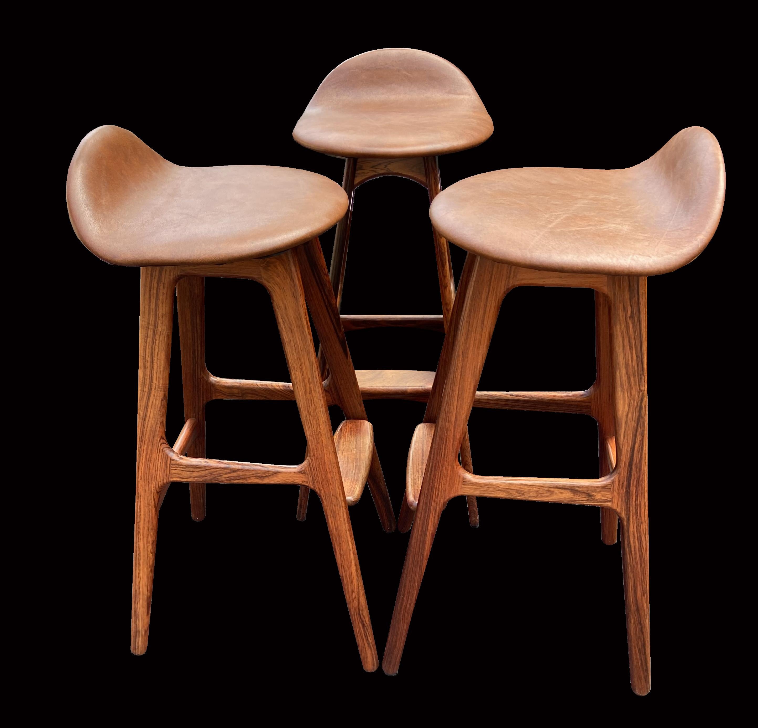 set of three bar stools