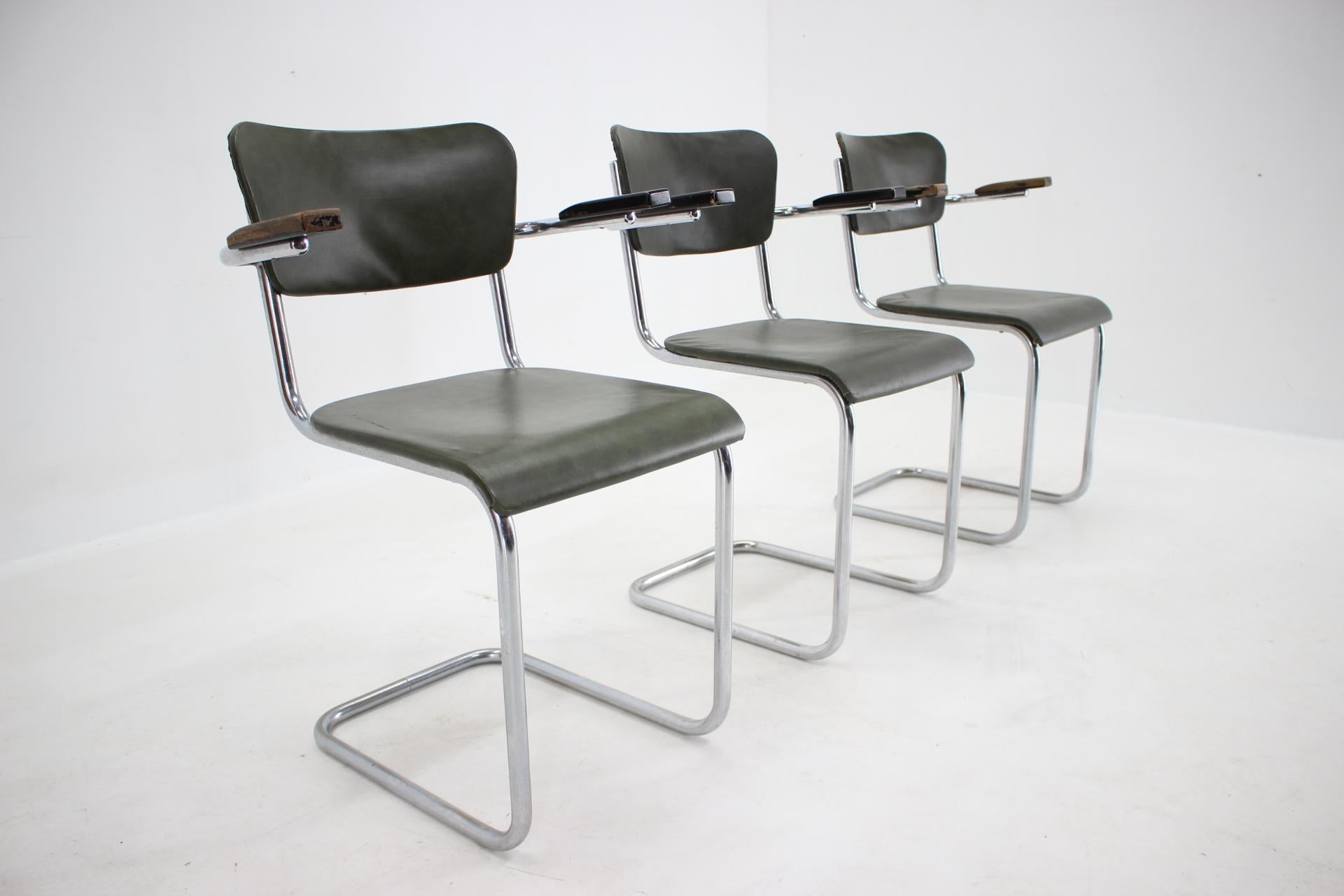 Allemand Ensemble de trois chaises de salle à manger Bauhaus chromées par Mauser, années 1940 en vente