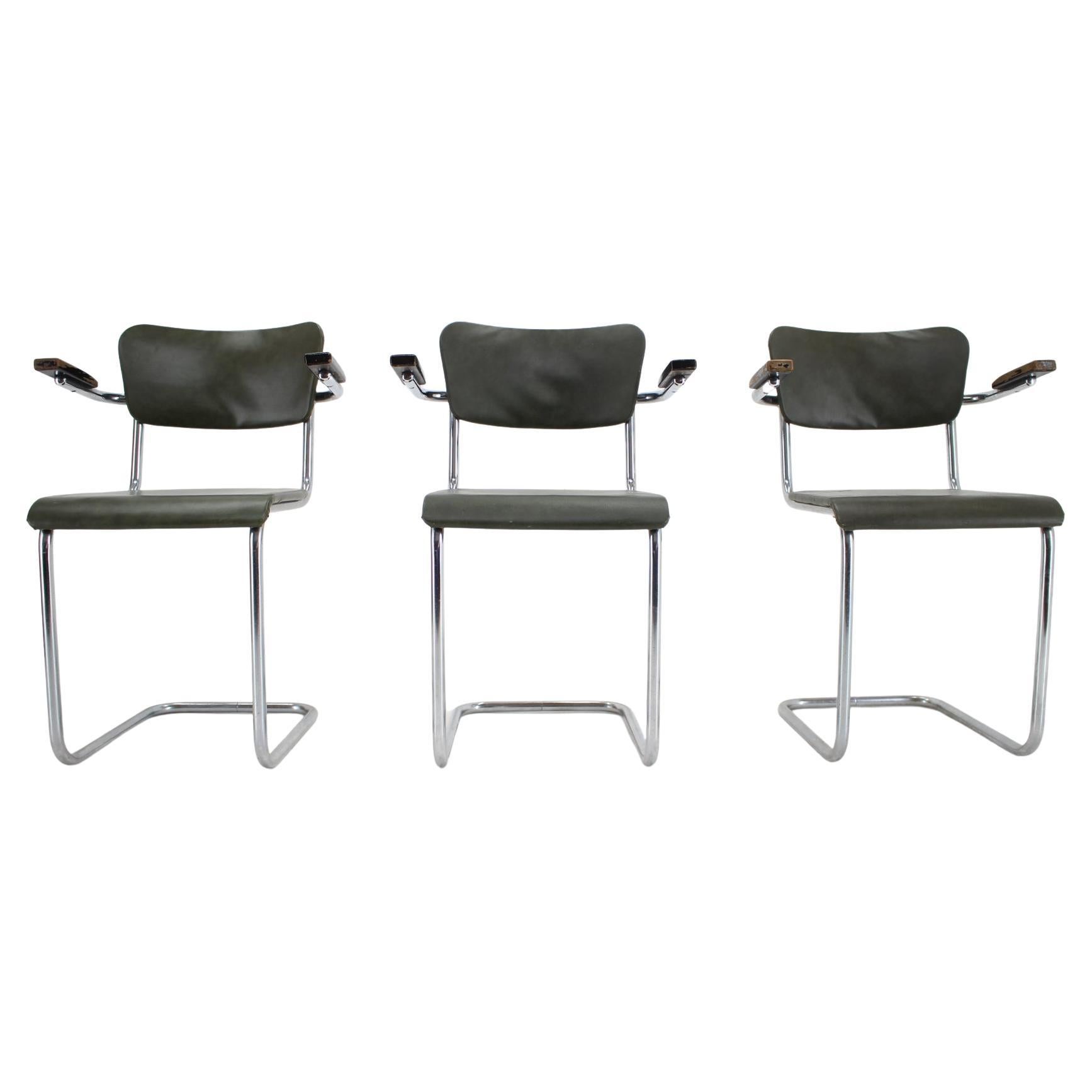 Ensemble de trois chaises de salle à manger Bauhaus chromées par Mauser, années 1940 en vente