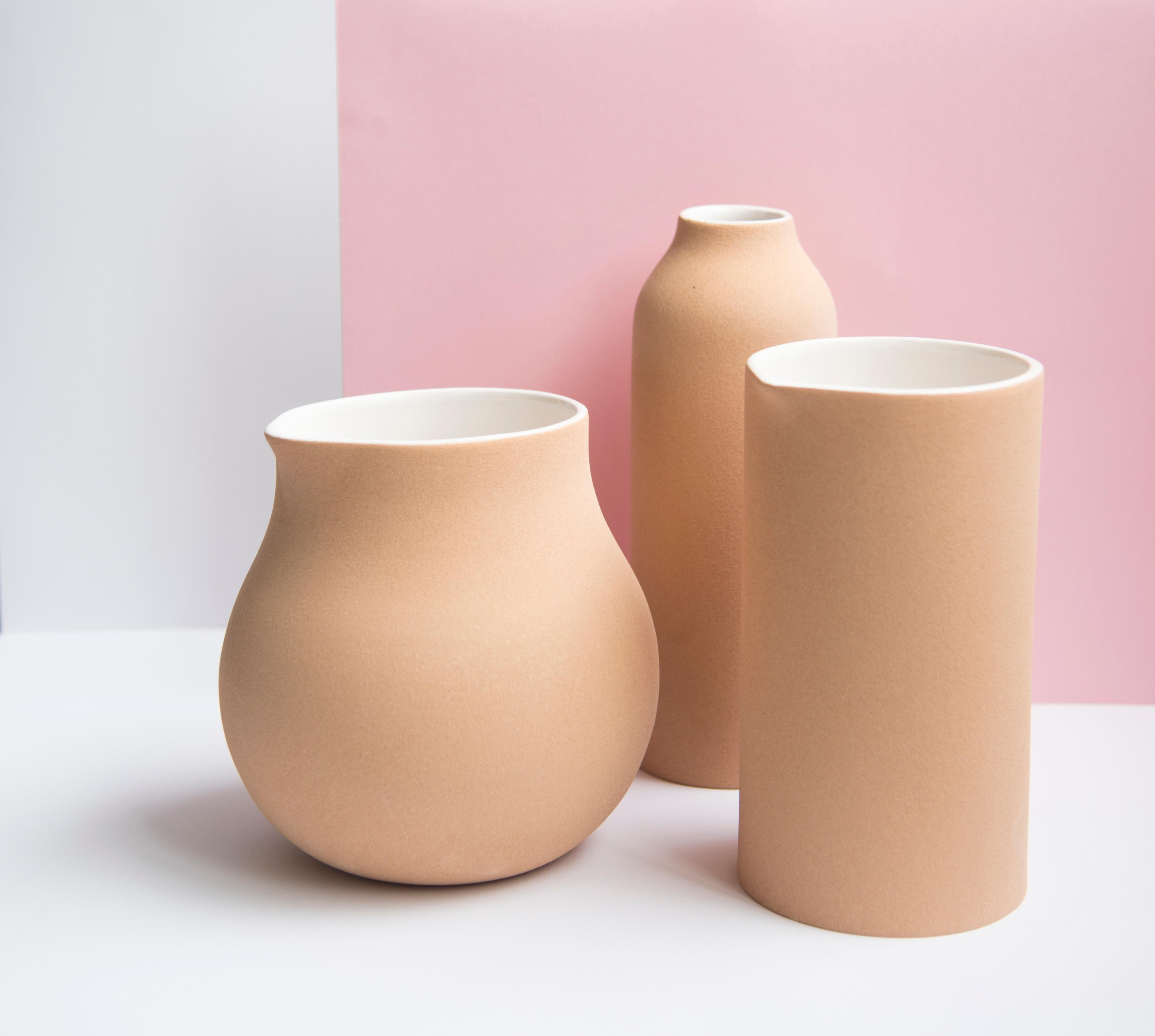 Mexican Set of Three Beige Vessels in High Temperature Stoneware and Clay For Sale