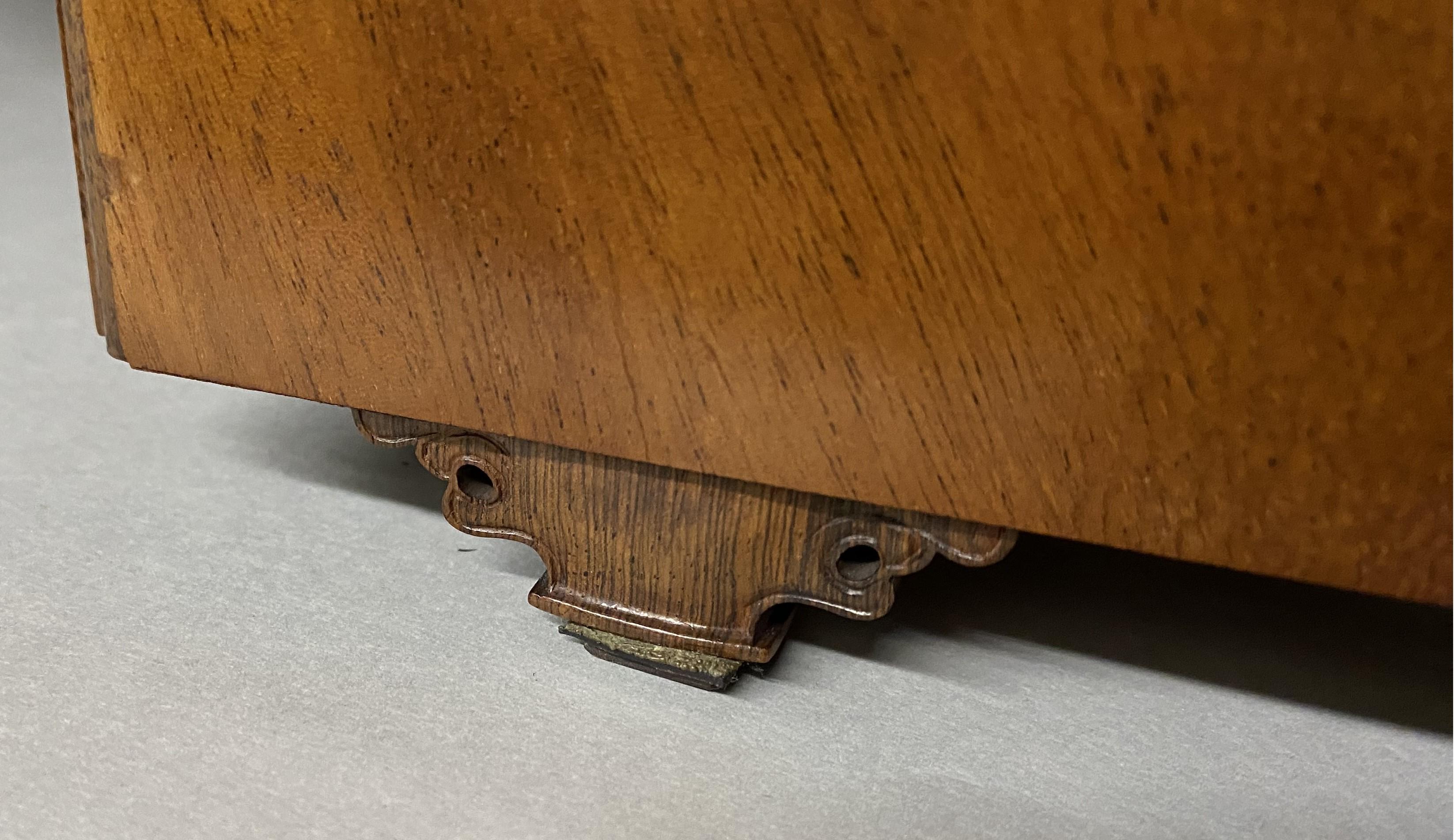 Juego de tres Cuchilleros de Caoba de Estilo Georgiano Fabricados en Banco en venta 6