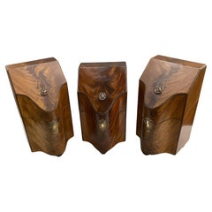 Juego de tres Cuchilleros de Caoba de Estilo Georgiano Fabricados en Banco