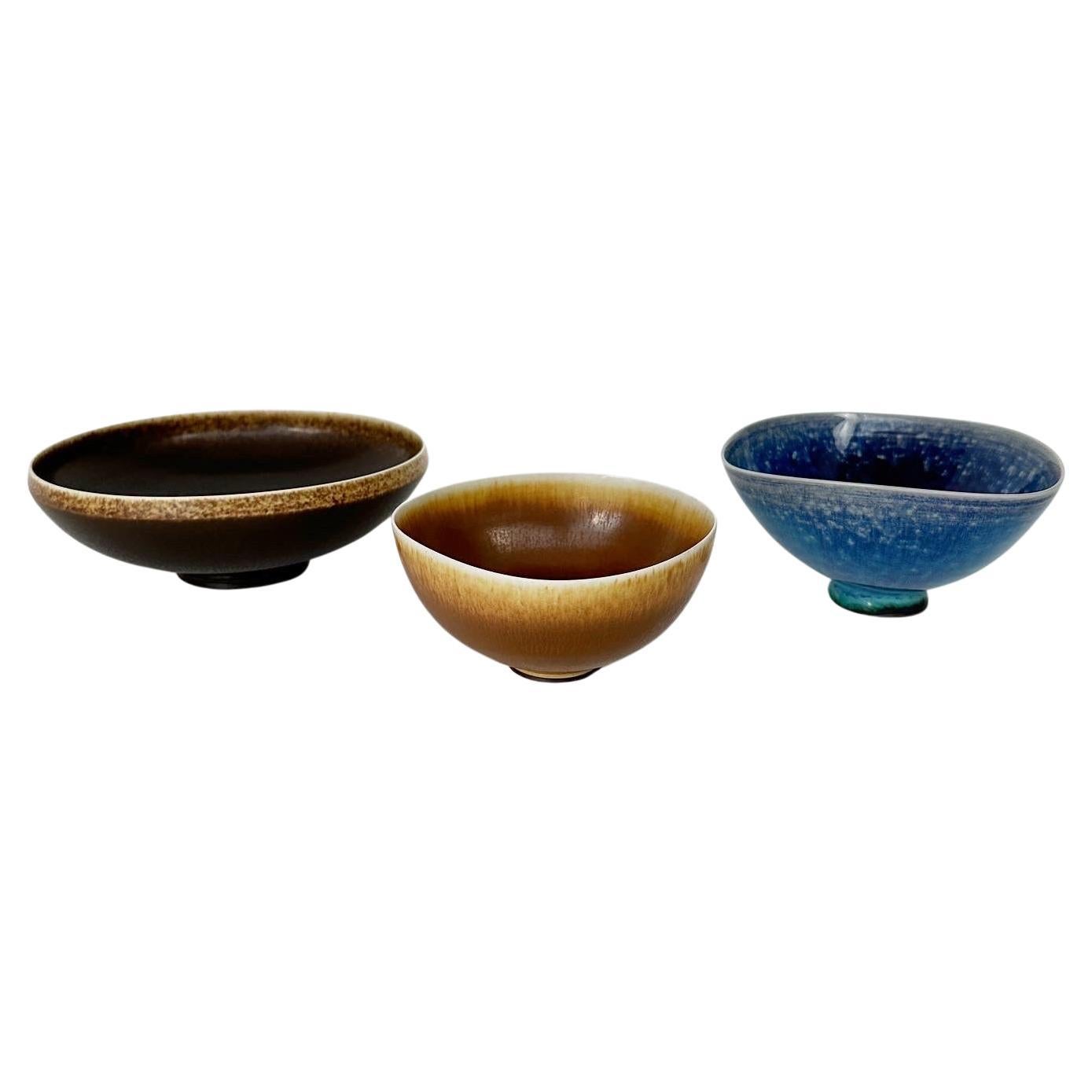 Beautiful stoneware bowls by the one and only ceramic artist Berndt Friberg. 

All thrown and glazed by the master himself in his workshop at Gustavsberg porcelain factory, Sweden. 

Dark brown 
Diameter: 15 cm
Height: 5.2 cm
Production year: