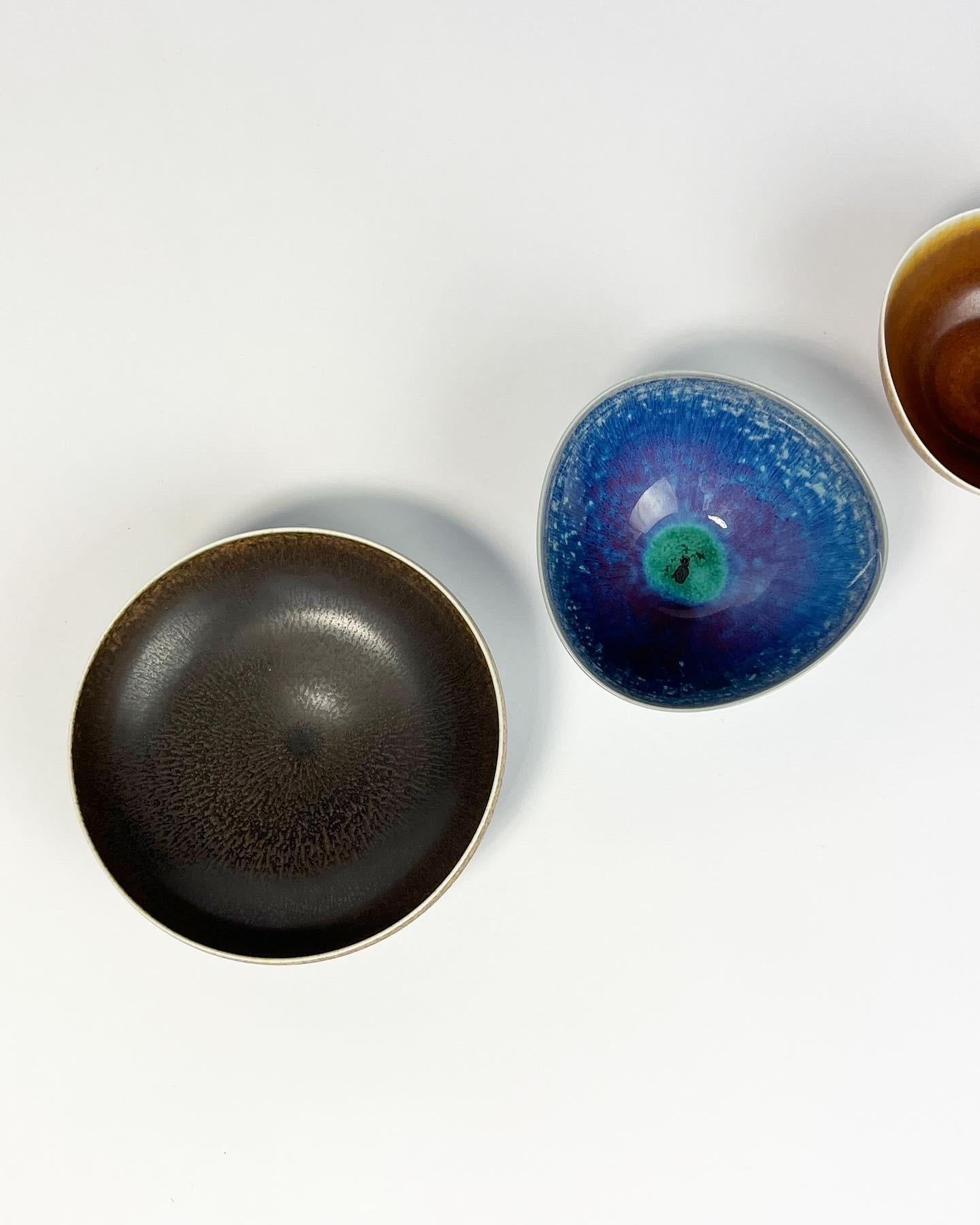 Hand-Crafted Set of Three Berndt Friberg Bowls Stoneware Gustavsberg Sweden 1950s For Sale
