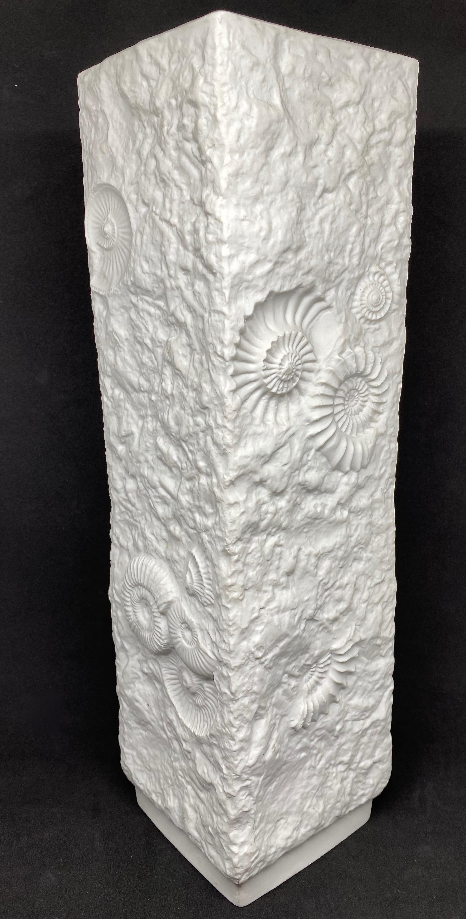 Tedesco Set di tre vasi in bisquit fossile di Ammonite di Kaiser Porcelain, Germania, anni '70 in vendita