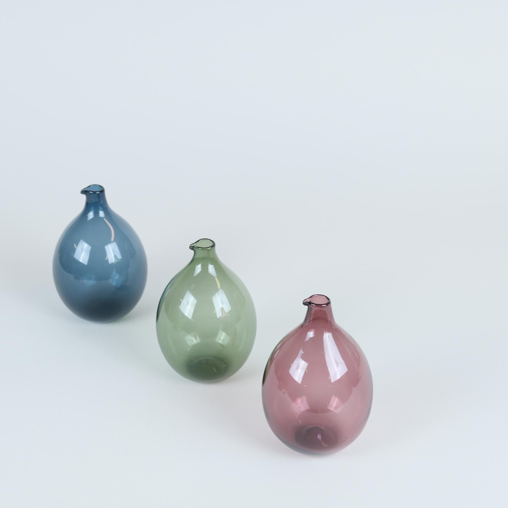 Finnish Set of Three Blue, Green and Violet Bird bottles, Timo Sarpaneva, Iittala, 1950s For Sale