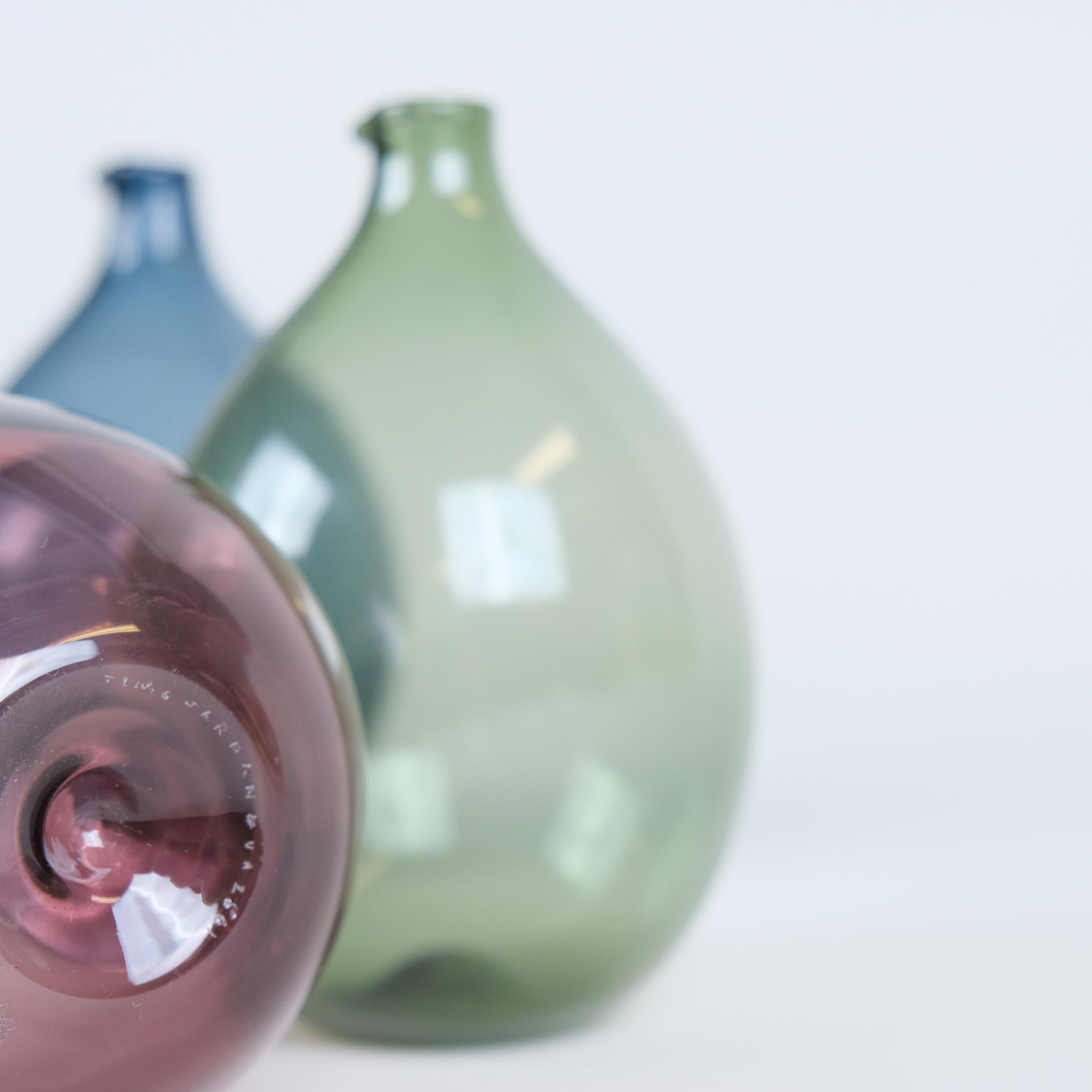 Blown Glass Set of Three Blue, Green and Violet Bird bottles, Timo Sarpaneva, Iittala, 1950s For Sale