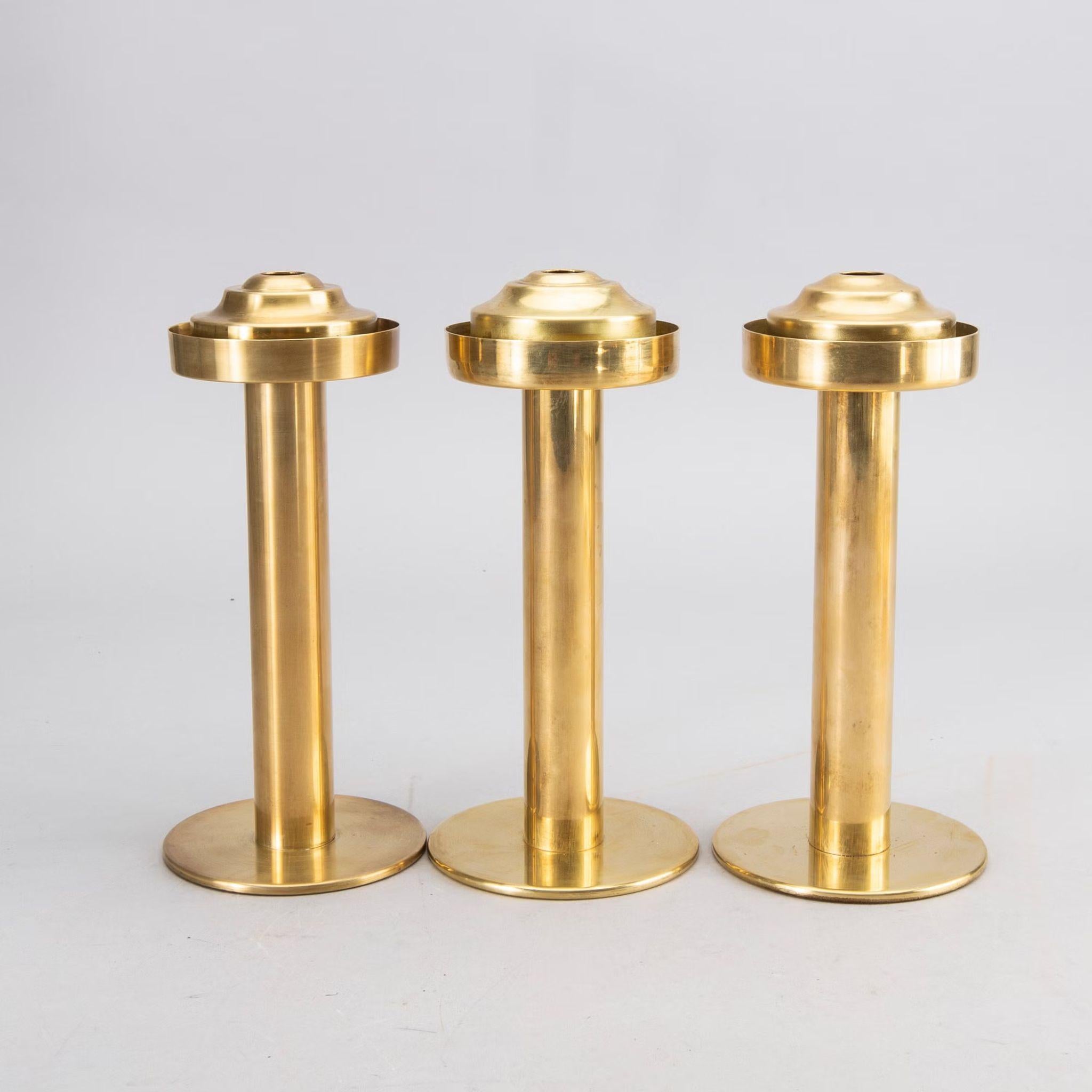 Scandinave moderne Set of Three Brass and Glass Lanterns by Hans-Agne Jakobsson, Model L102/32 en vente