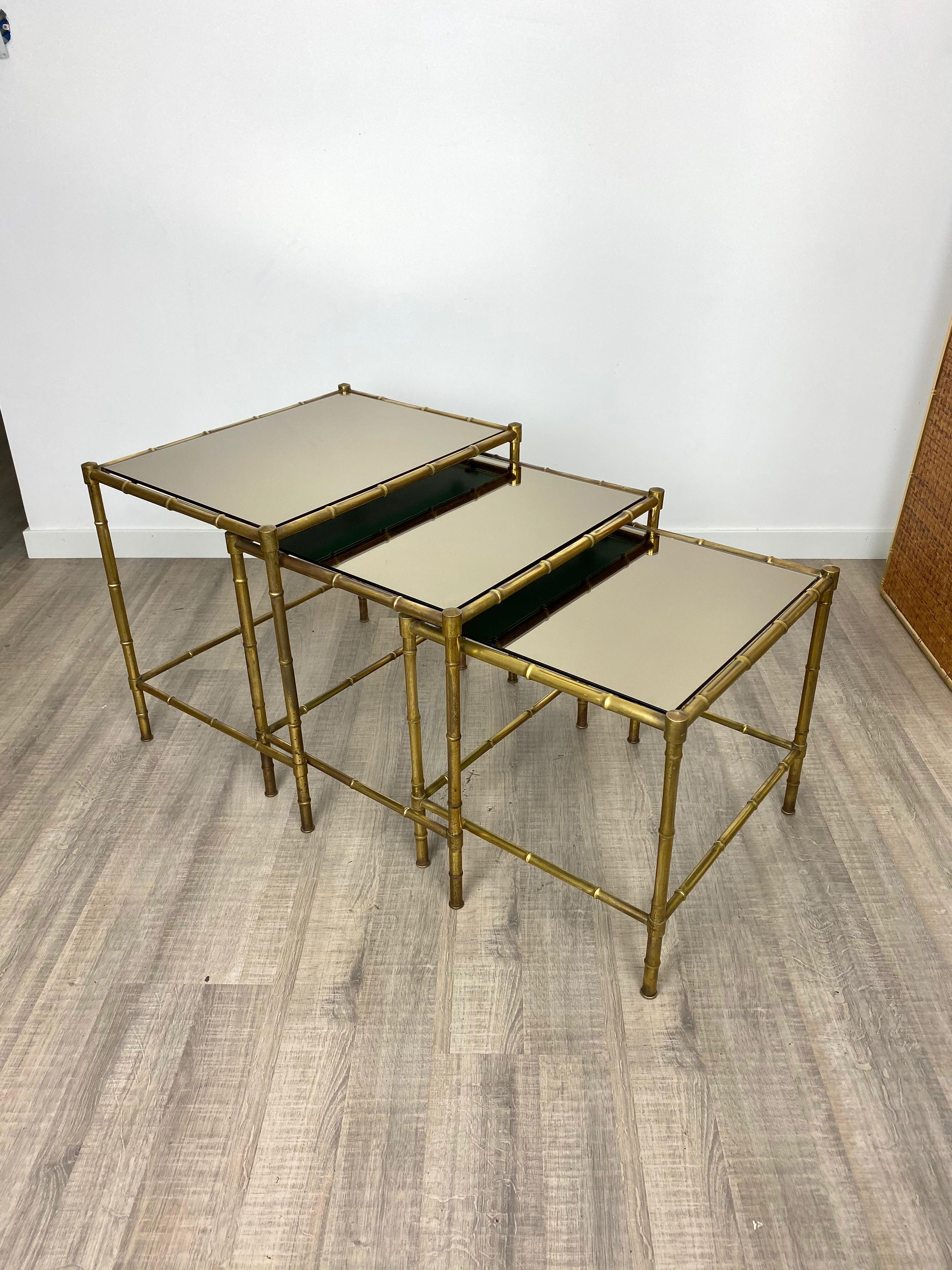 Mid-Century Modern Set of Three Brass and Mirror Nesting Coffee Table by Maison Baguès France 1960s