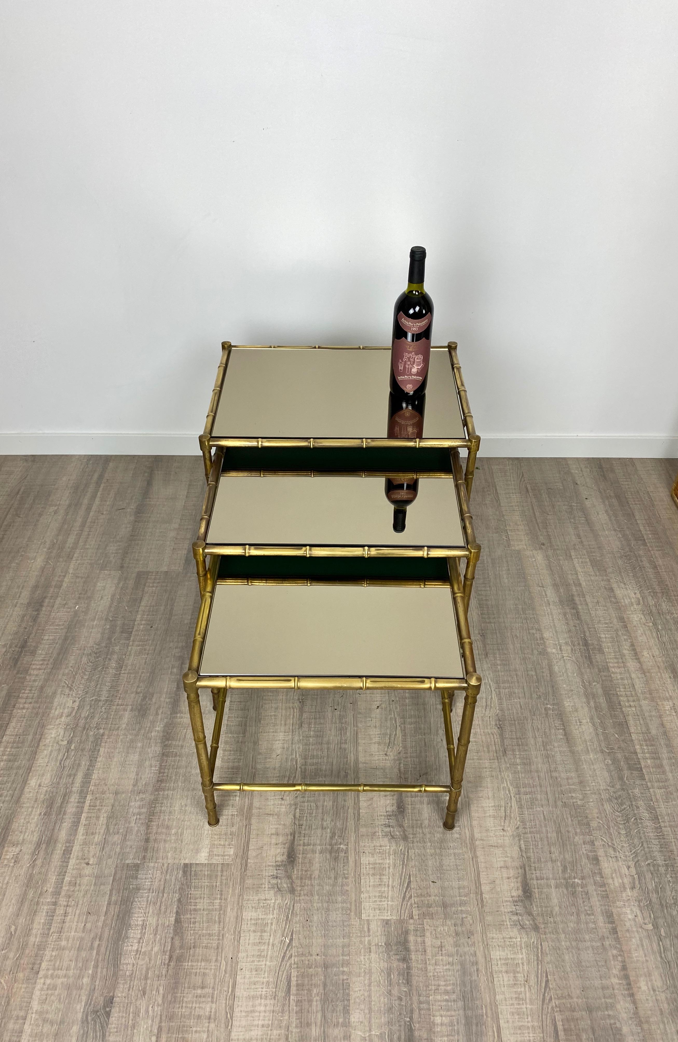 Set of Three Brass and Mirror Nesting Coffee Table by Maison Baguès France 1960s In Good Condition In Rome, IT