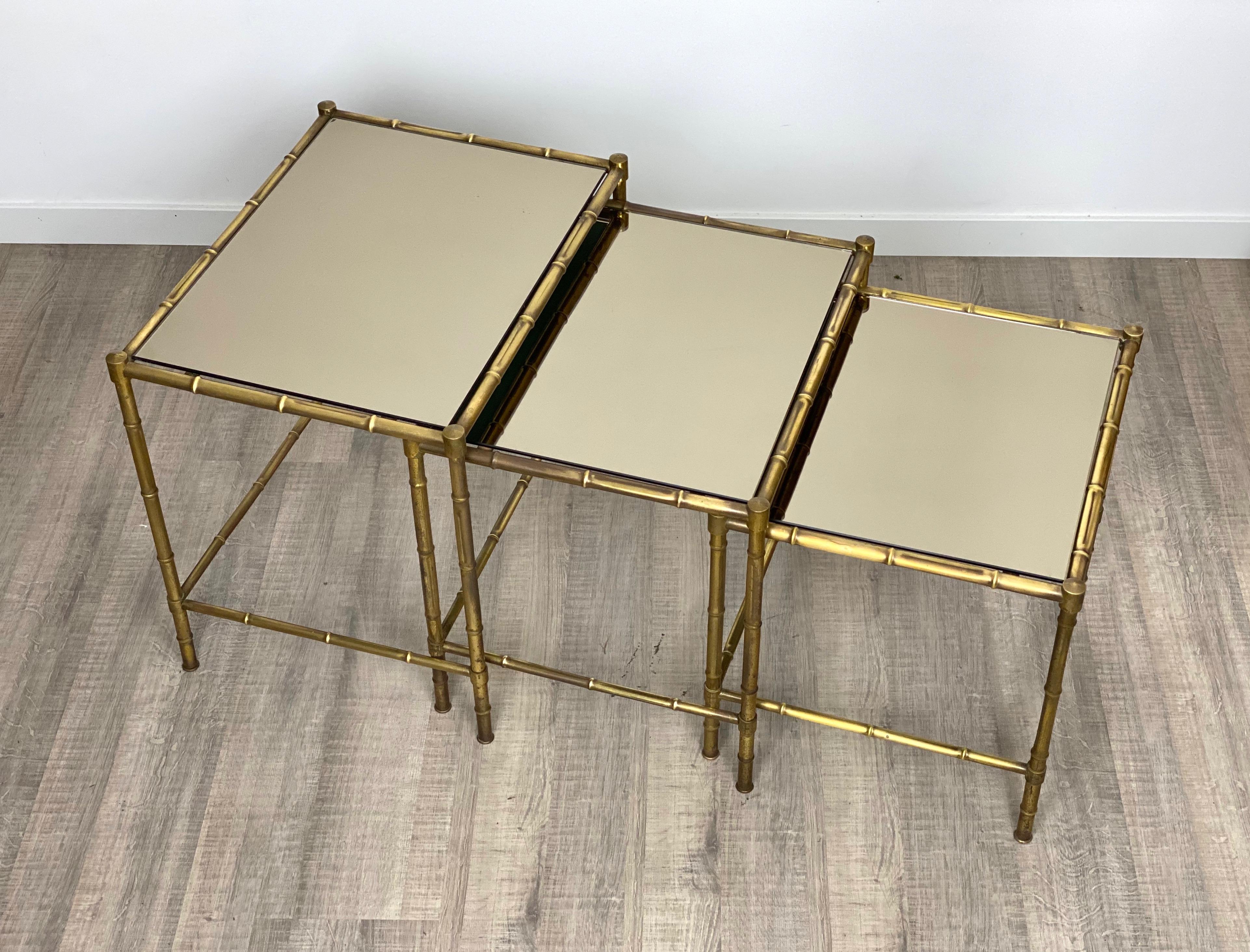 Mid-20th Century Set of Three Brass and Mirror Nesting Coffee Table by Maison Baguès France 1960s