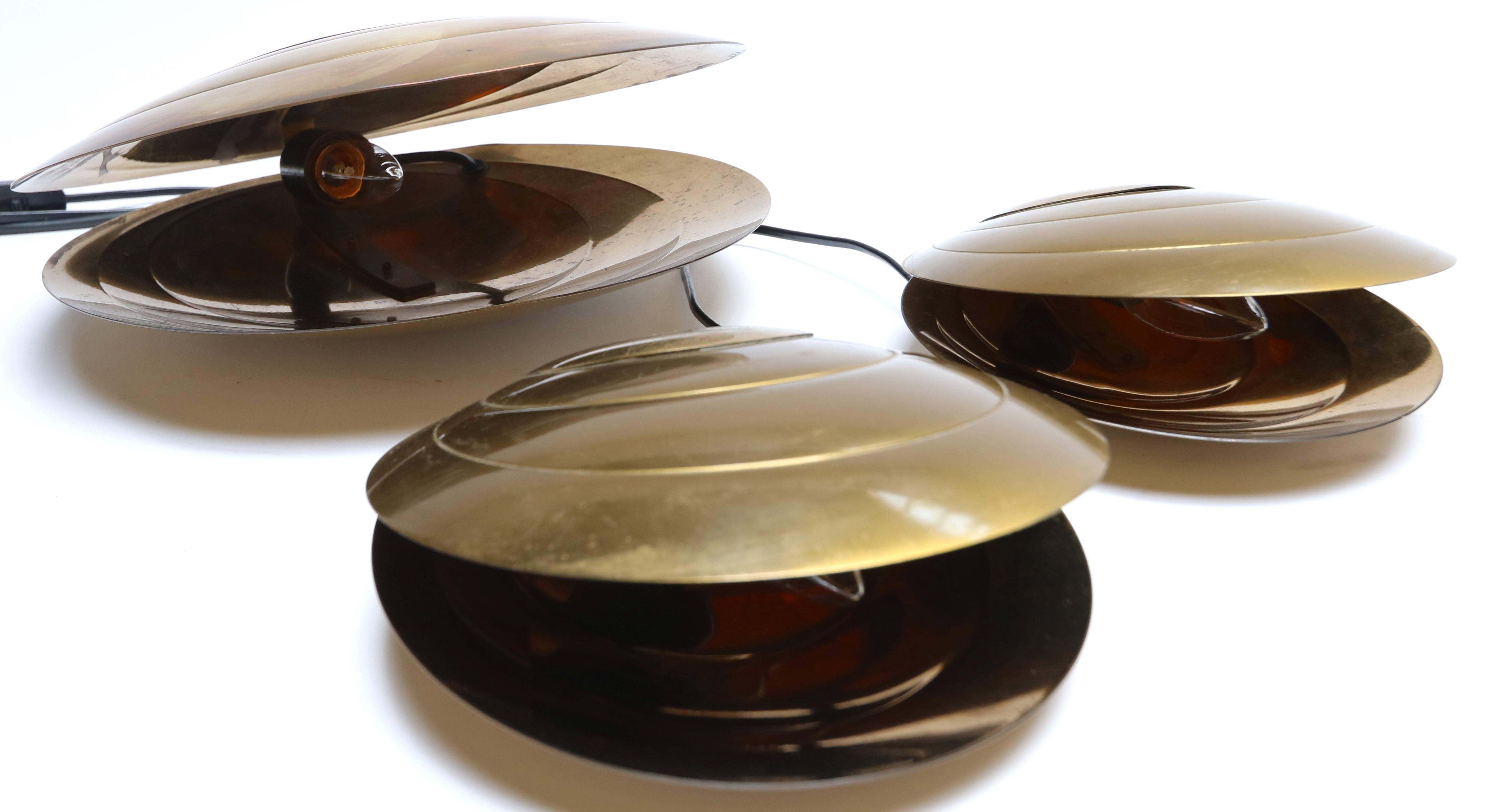 Mid-Century Modern Ensemble de trois lampes de table Angelo Brotto en laiton Clam Shell en vente