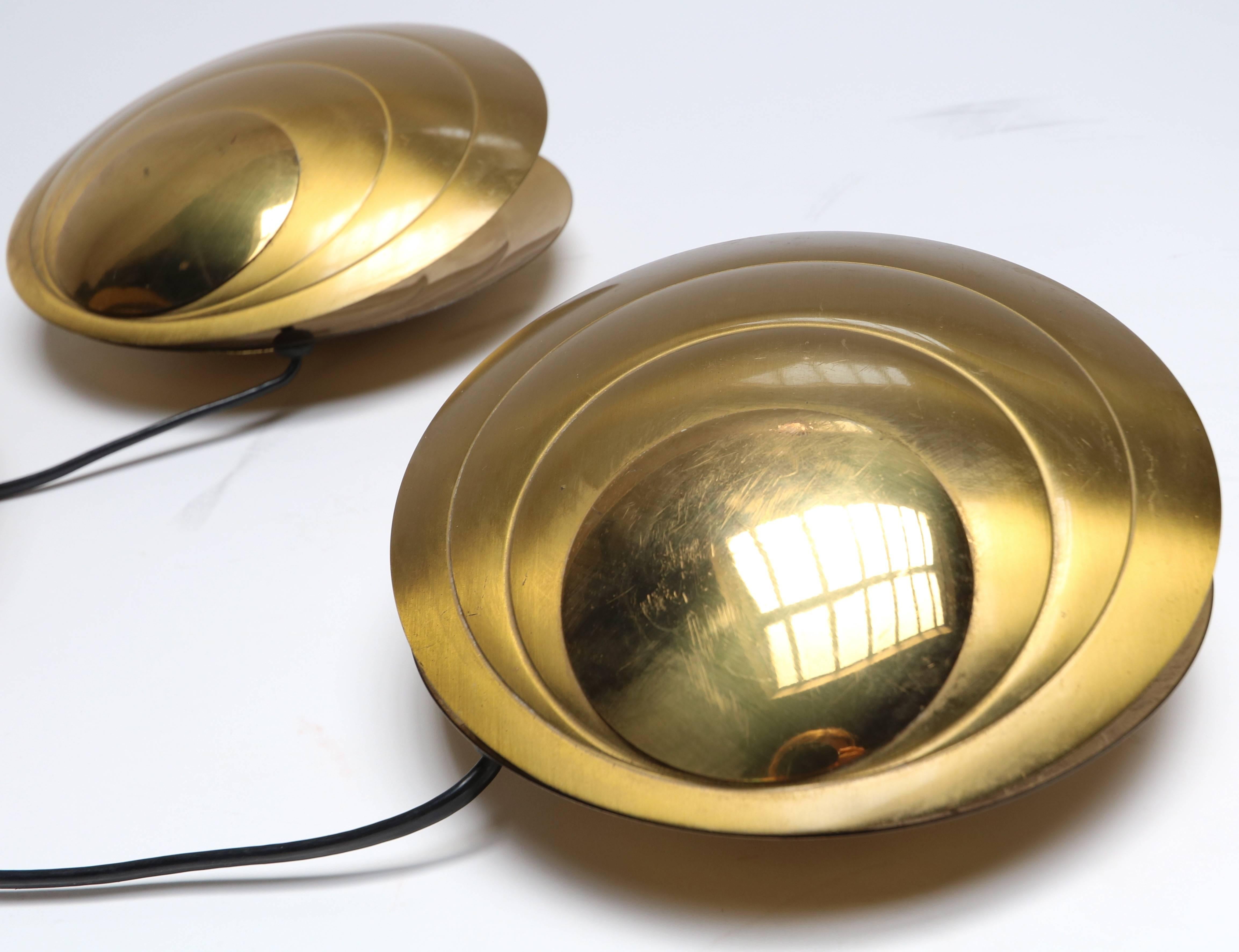 Set of Three Angelo Brotto Brass Clam Shell Table Lamps In Good Condition In Los Angeles, CA